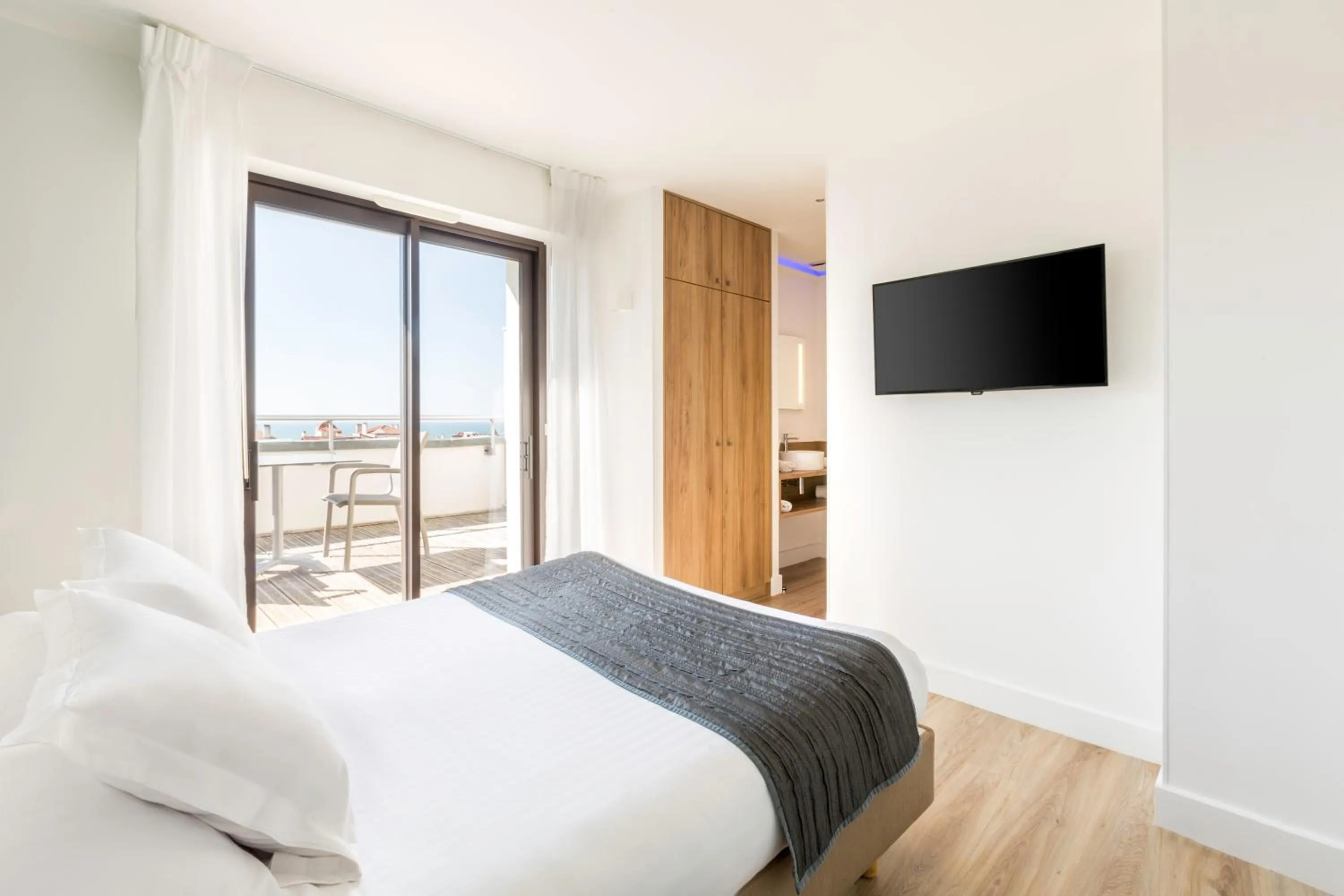 Bedroom, Bed in Hôtel Kemaris