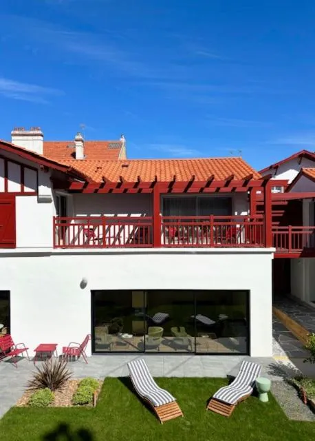 Property building in Hôtel Kemaris