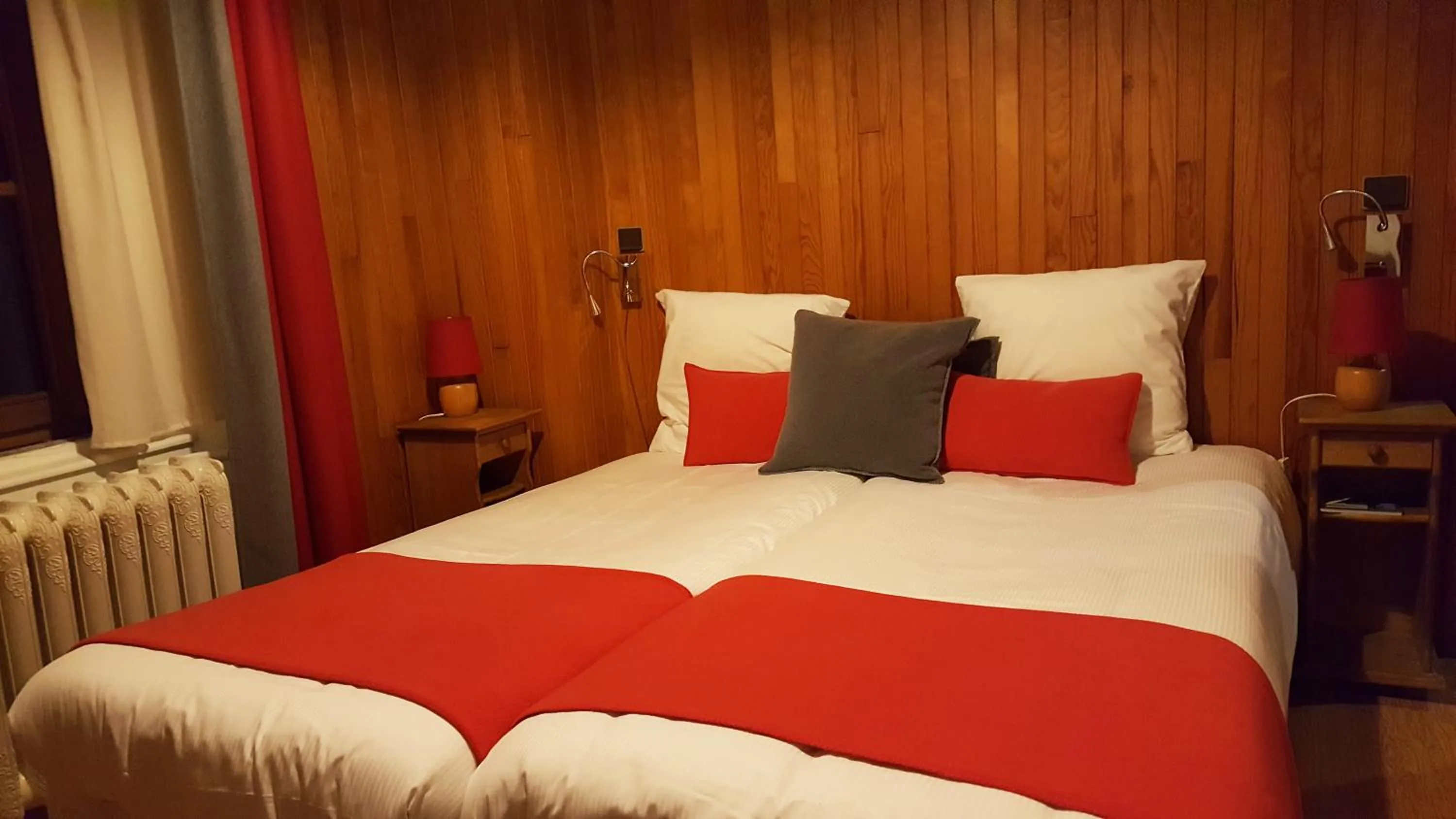 Bed in Hotel Du Clocher