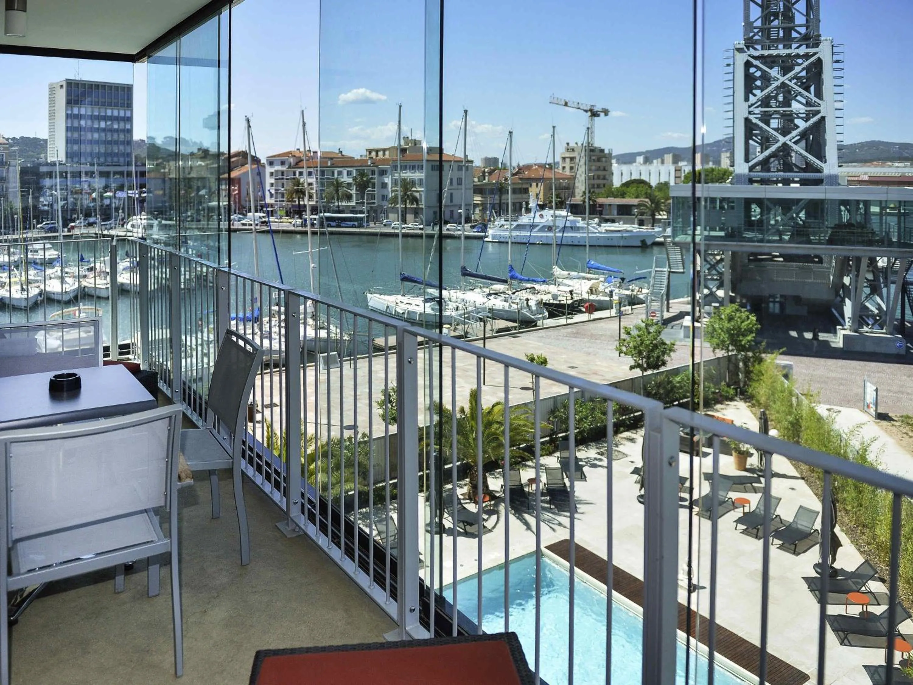 Bedroom in Hôtel Mercure Toulon La Seyne-Sur-Mer
