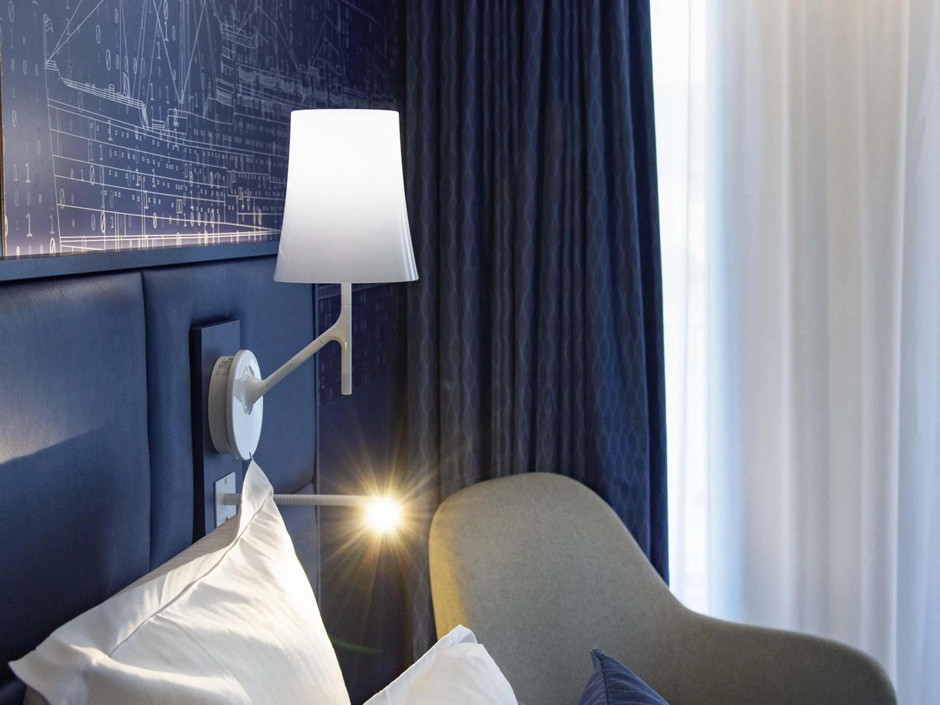 Bedroom, Bed in Hôtel Mercure Toulon La Seyne-Sur-Mer