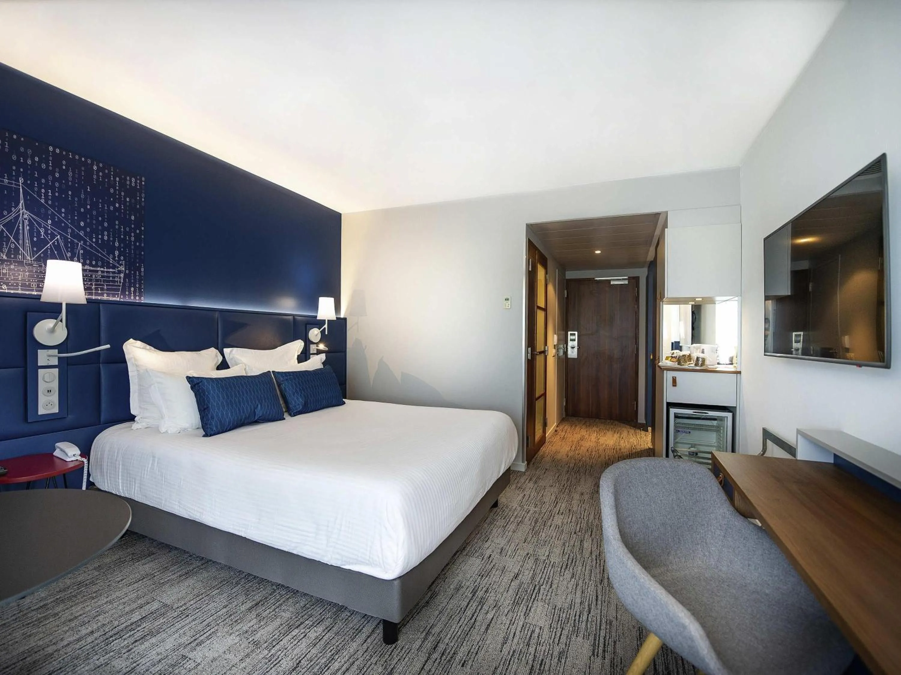 Bedroom, Bed in Hôtel Mercure Toulon La Seyne-Sur-Mer