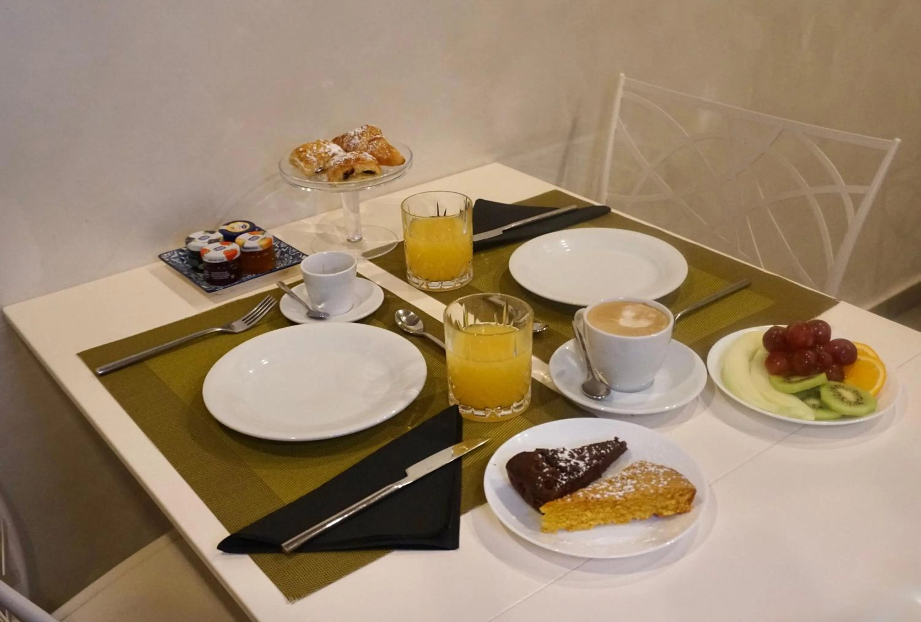 Food and drinks in Hotel Vespasiano