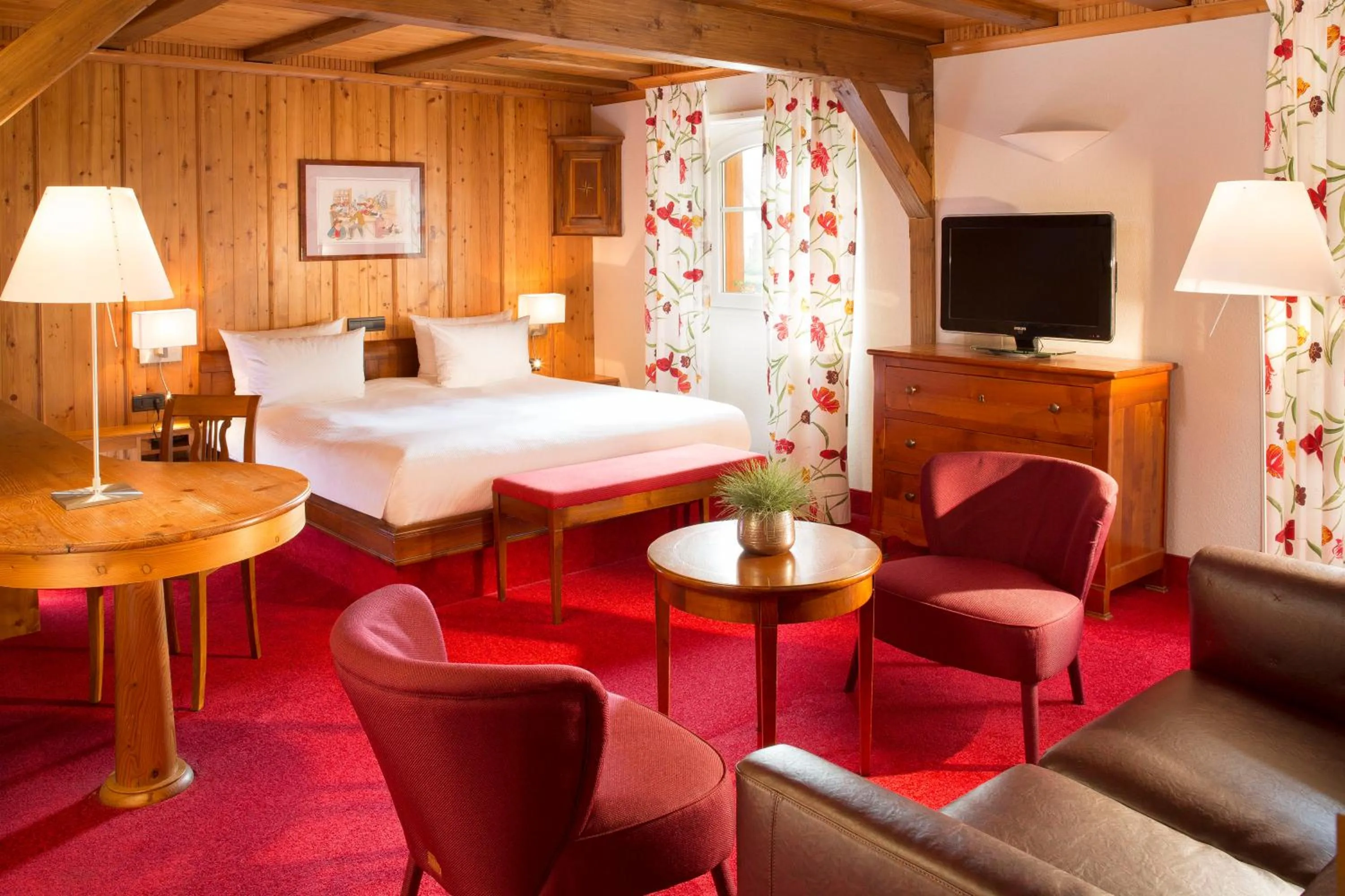 Photo of the whole room, Bed in Le Parc Hôtel devient YONA