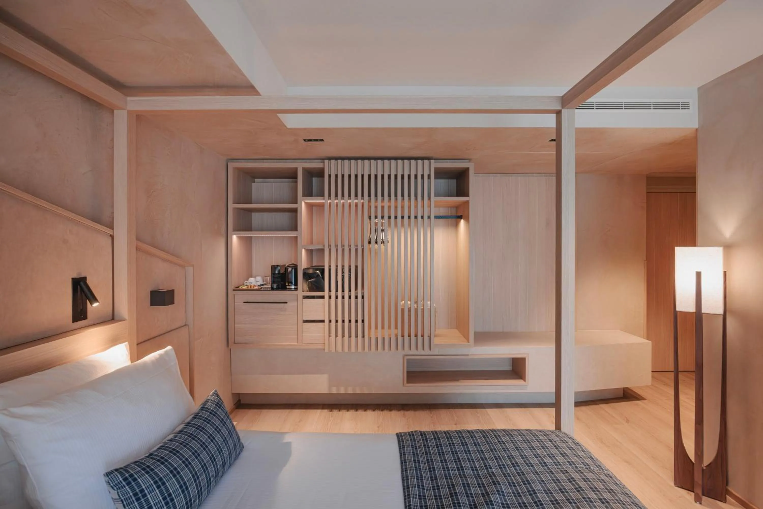 Photo of the whole room, Bed in Le Parc Hôtel devient YONA