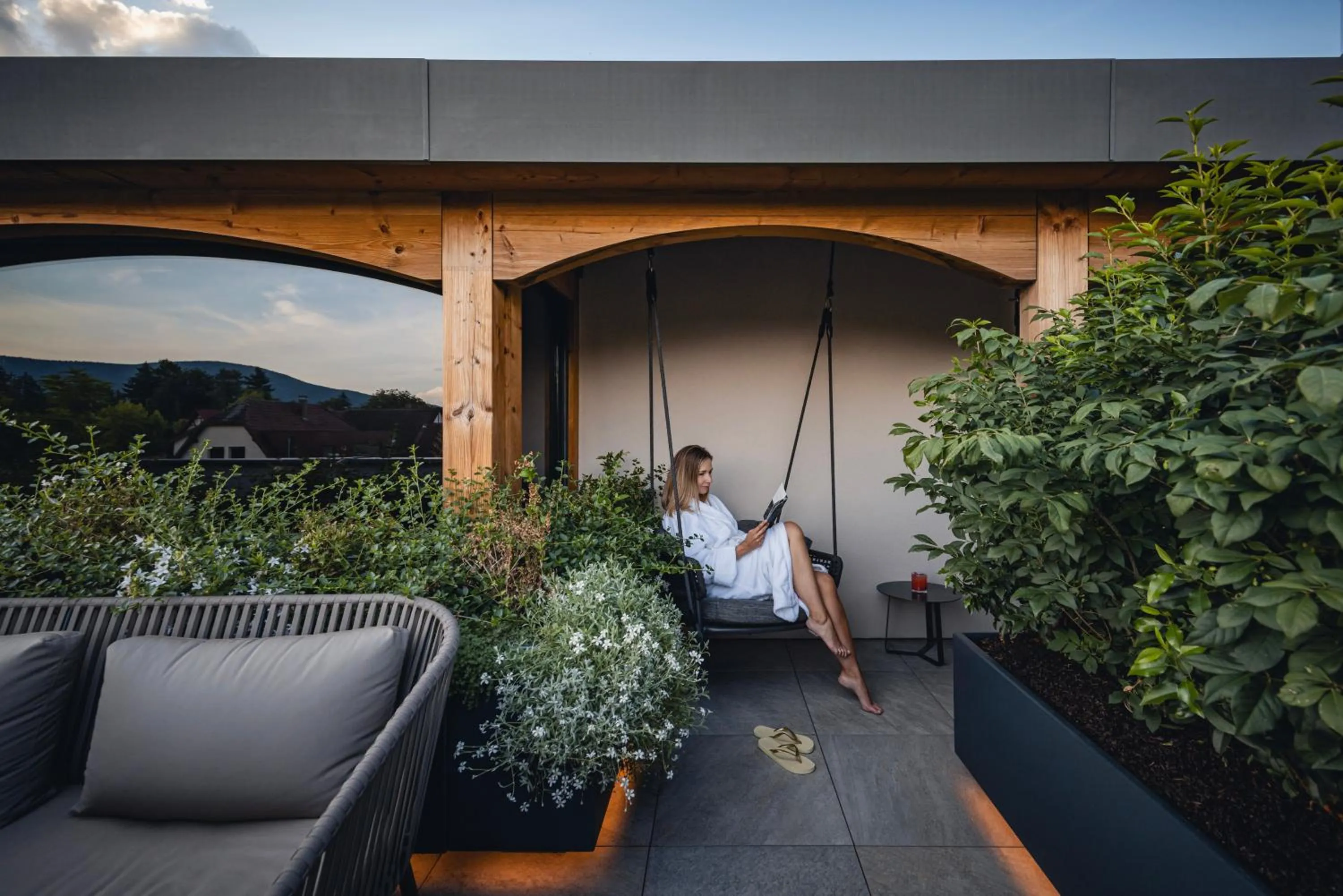 Balcony/Terrace in Le Parc Hôtel devient YONA