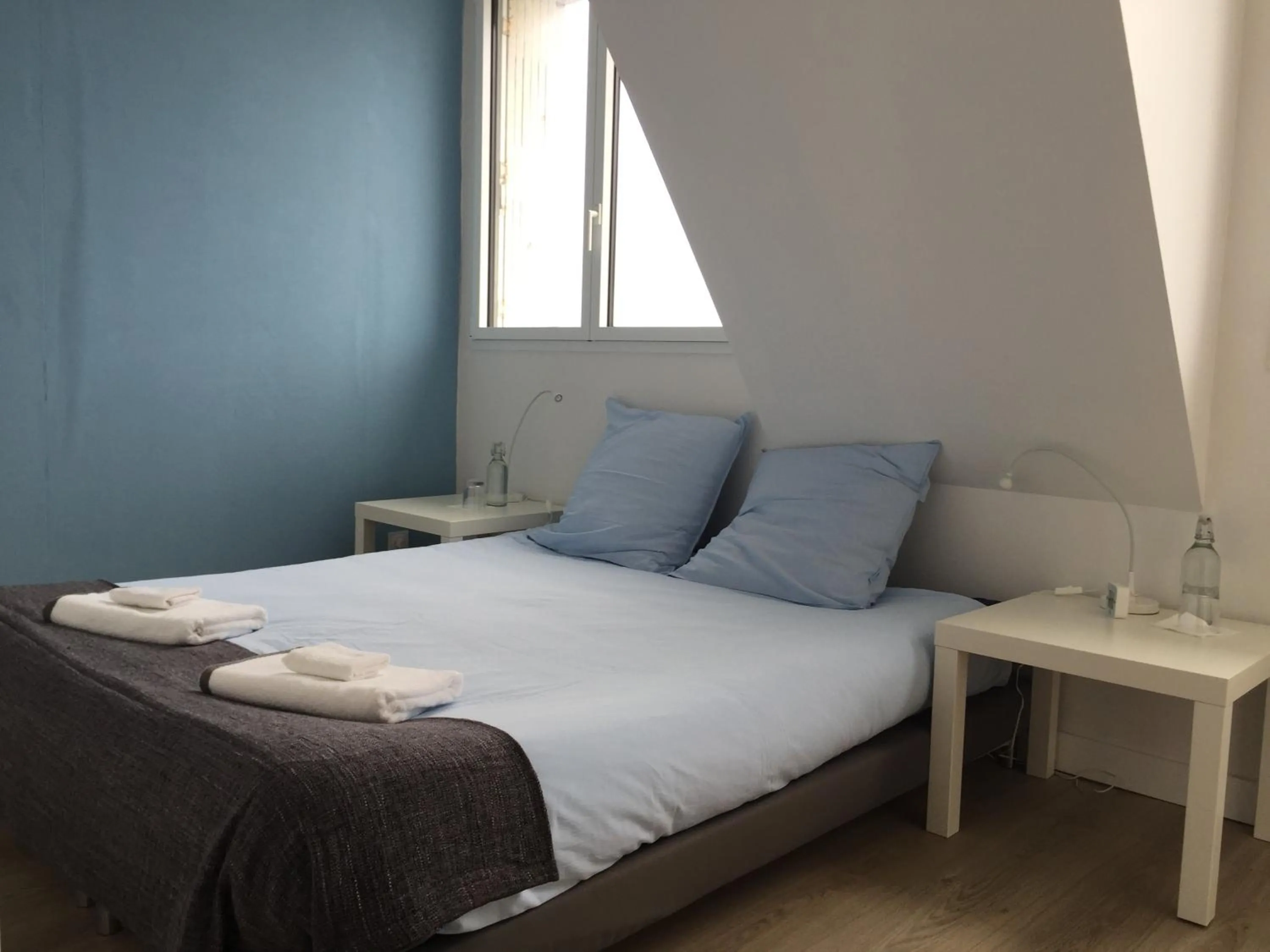 Property building, Bed in Appartement Design II - Port du Rosmeur -Douarnenez