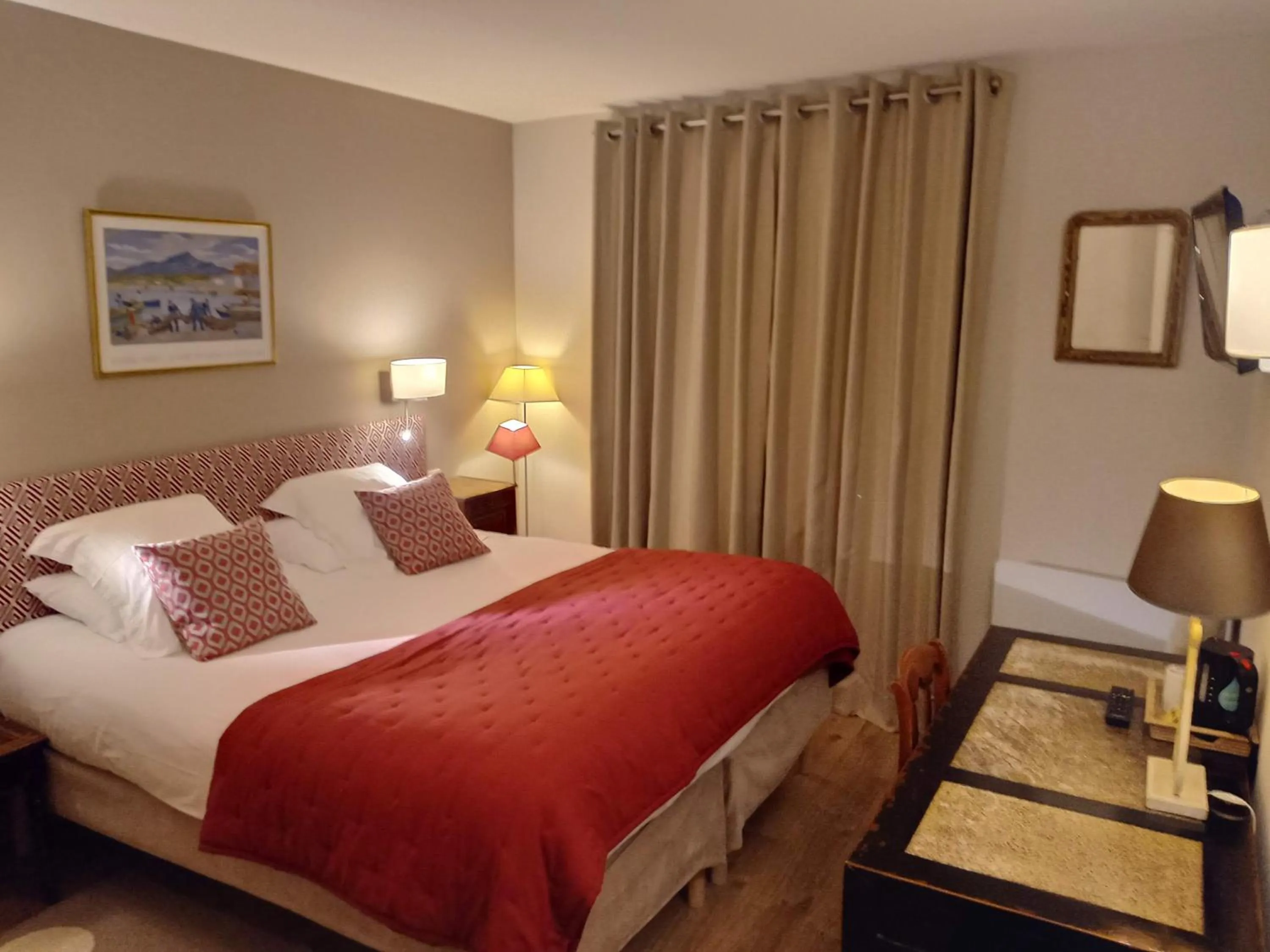 Bed in Hôtel La Marisa Grande Plage