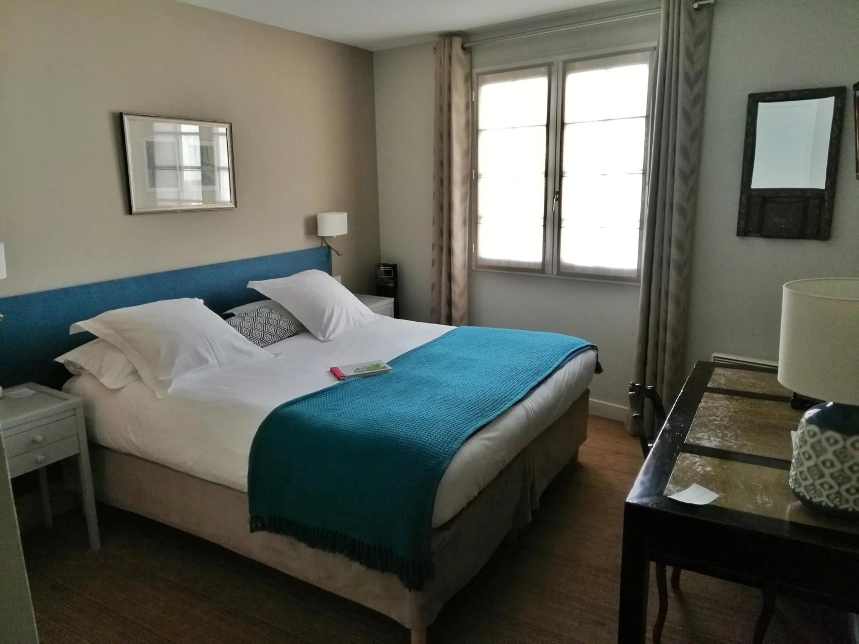 Bedroom, Bed in Hôtel La Marisa Grande Plage