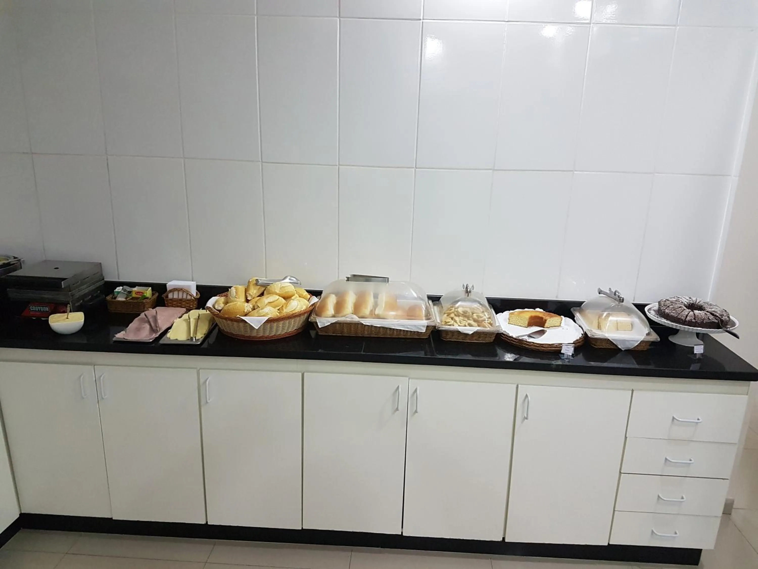 Buffet breakfast in Hotel Rio Branco - Melhor Opção Perto da 25 de Março, Santa Ifigênia e Metrô República