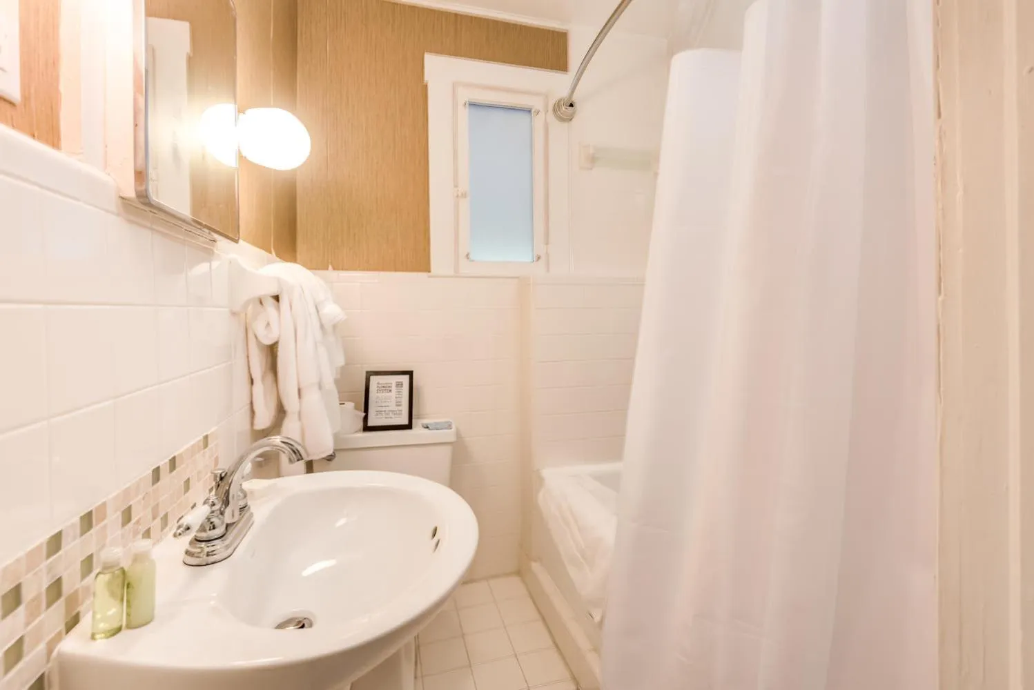 Bathroom in The Heirloom Inn Mount Dora