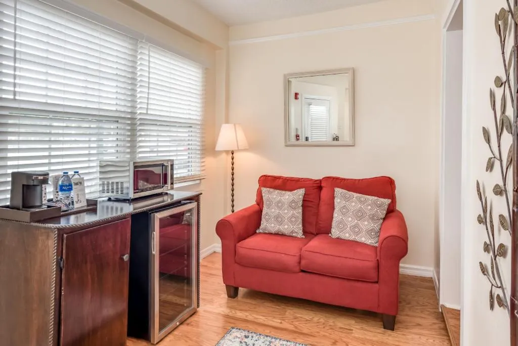 Coffee/tea facilities in The Heirloom Inn Mount Dora