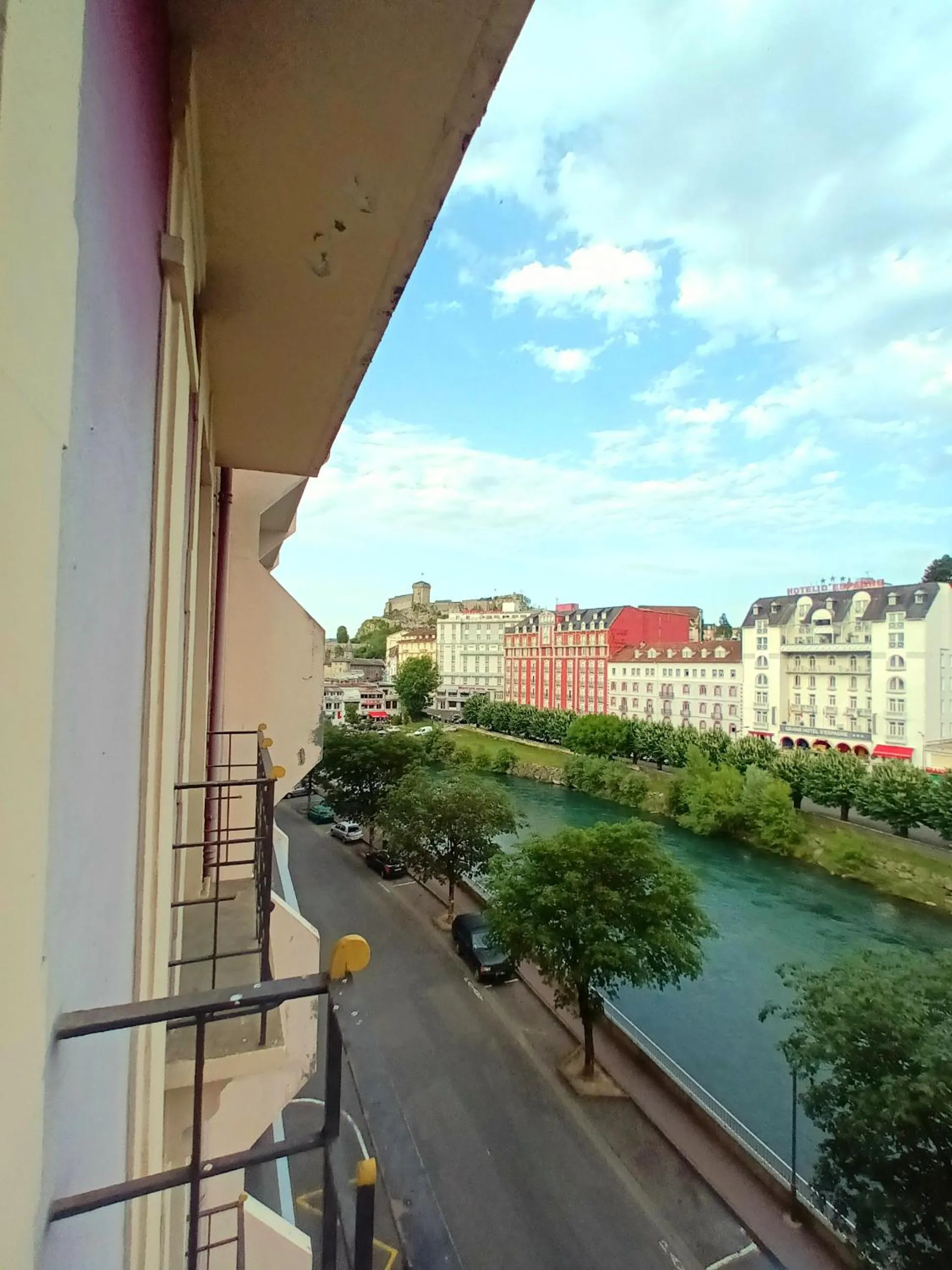 City view in Hôtel Jeanne d'Arc