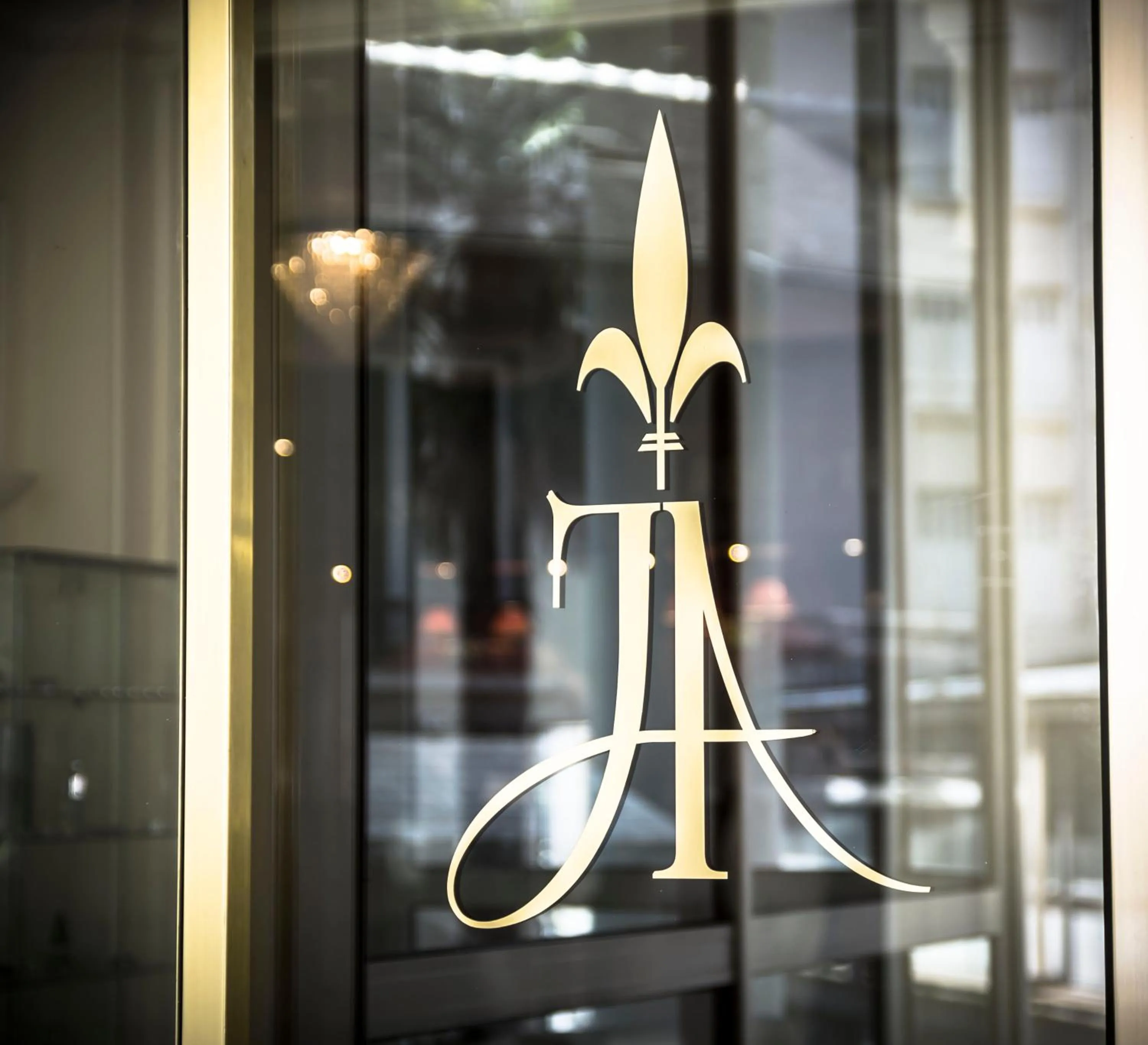Property logo or sign in Hôtel Jeanne d'Arc