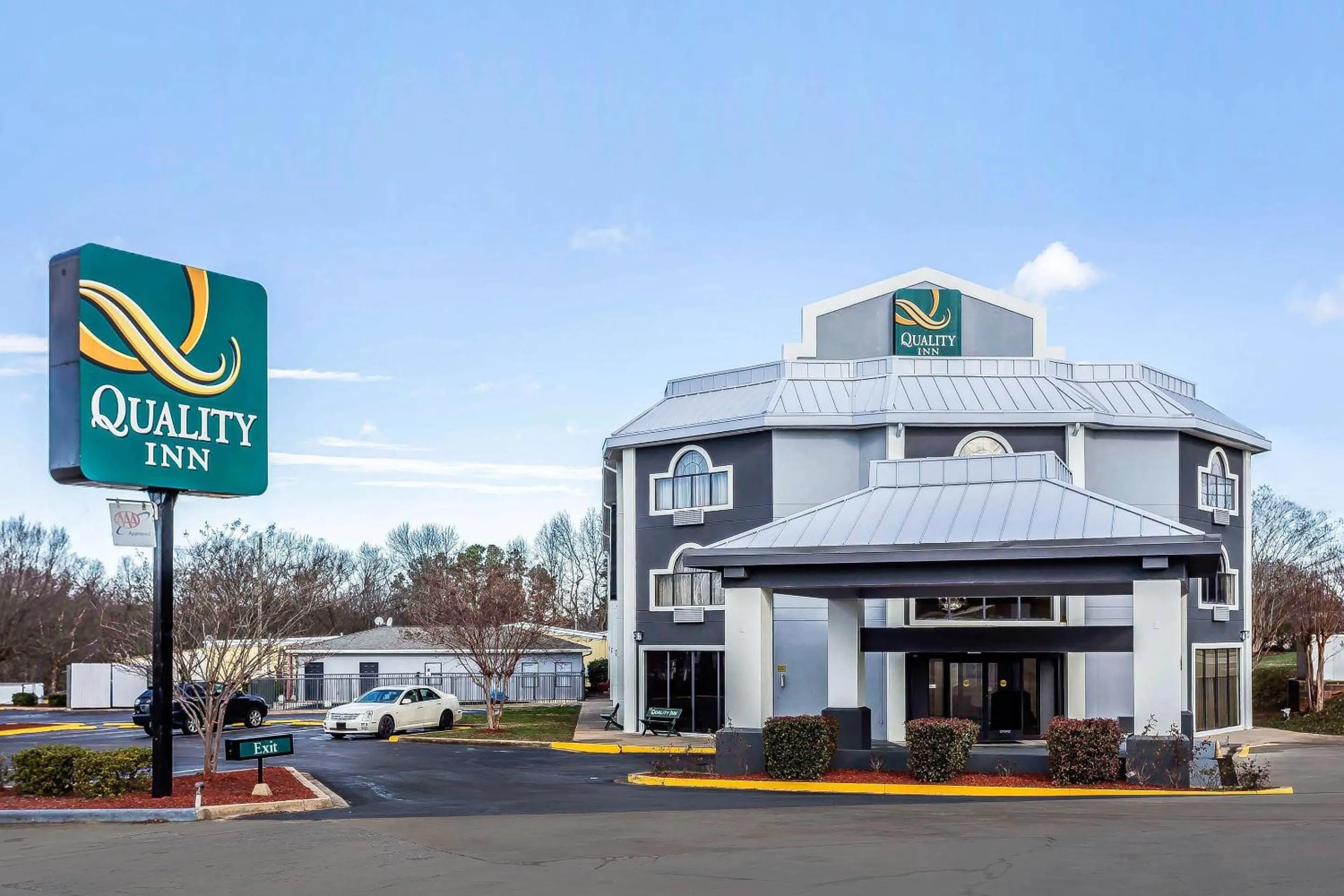 Property building in Quality Inn & Suites Salisbury South