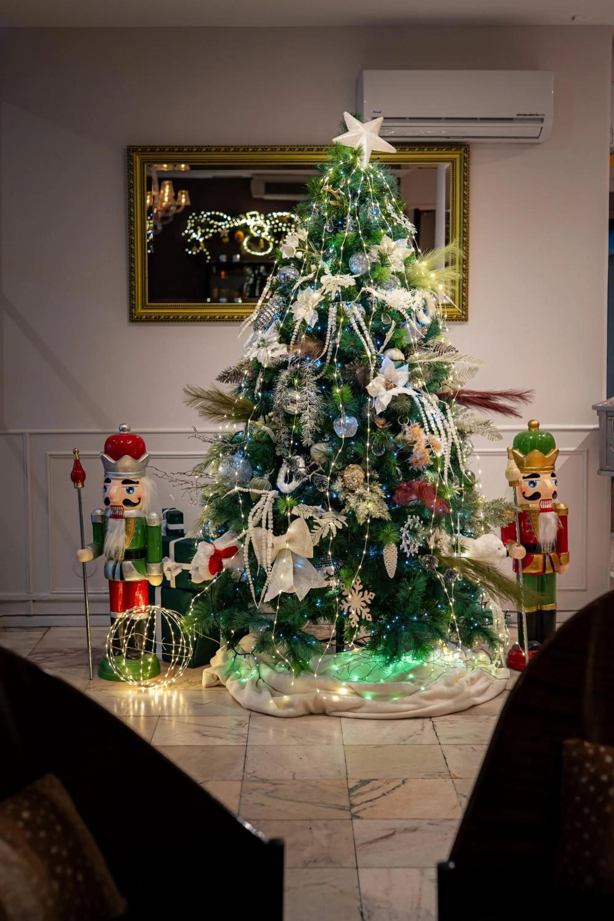 Lobby or reception in Hôtel Le Rapp
