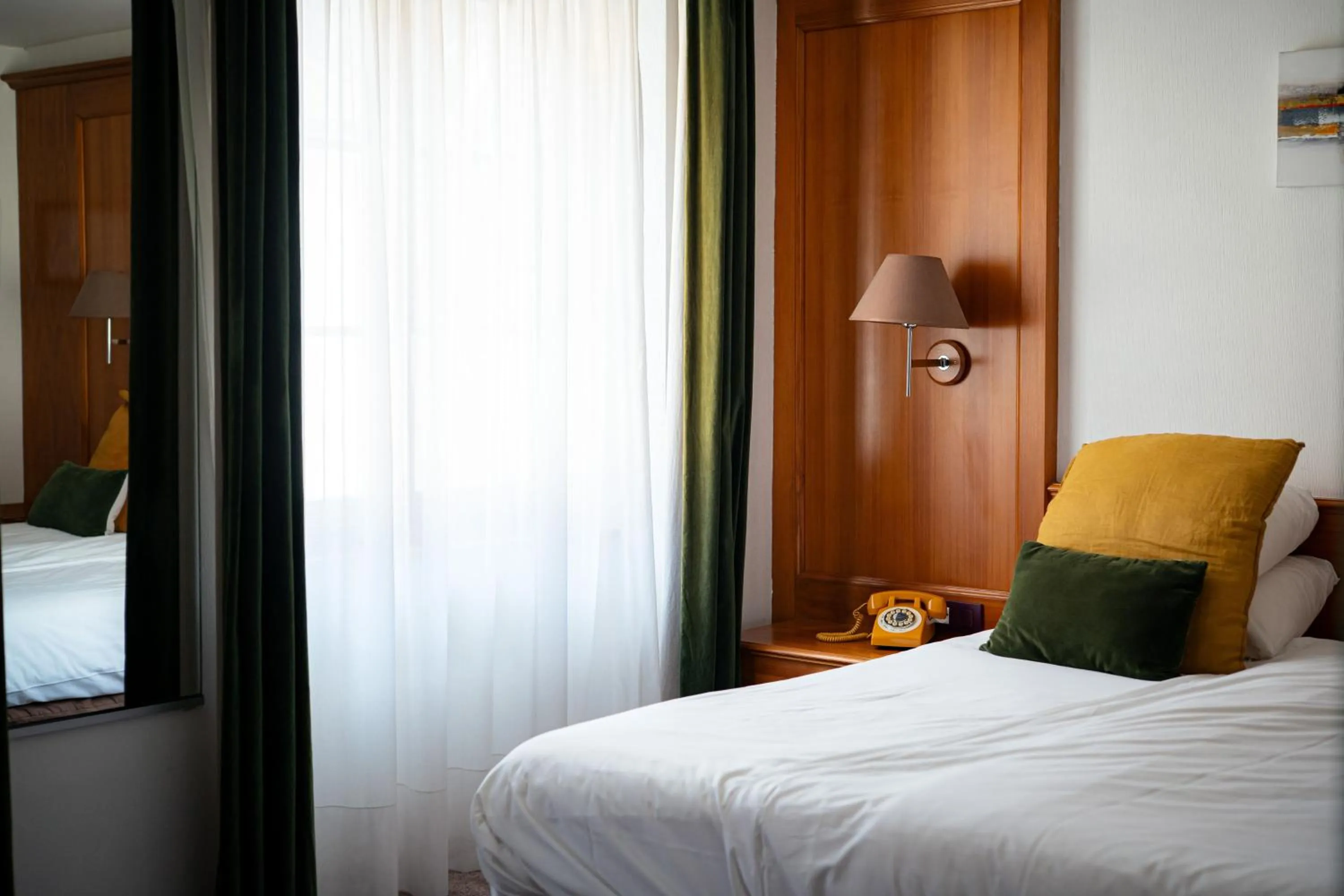 Bedroom, Bed in Hôtel Le Rapp