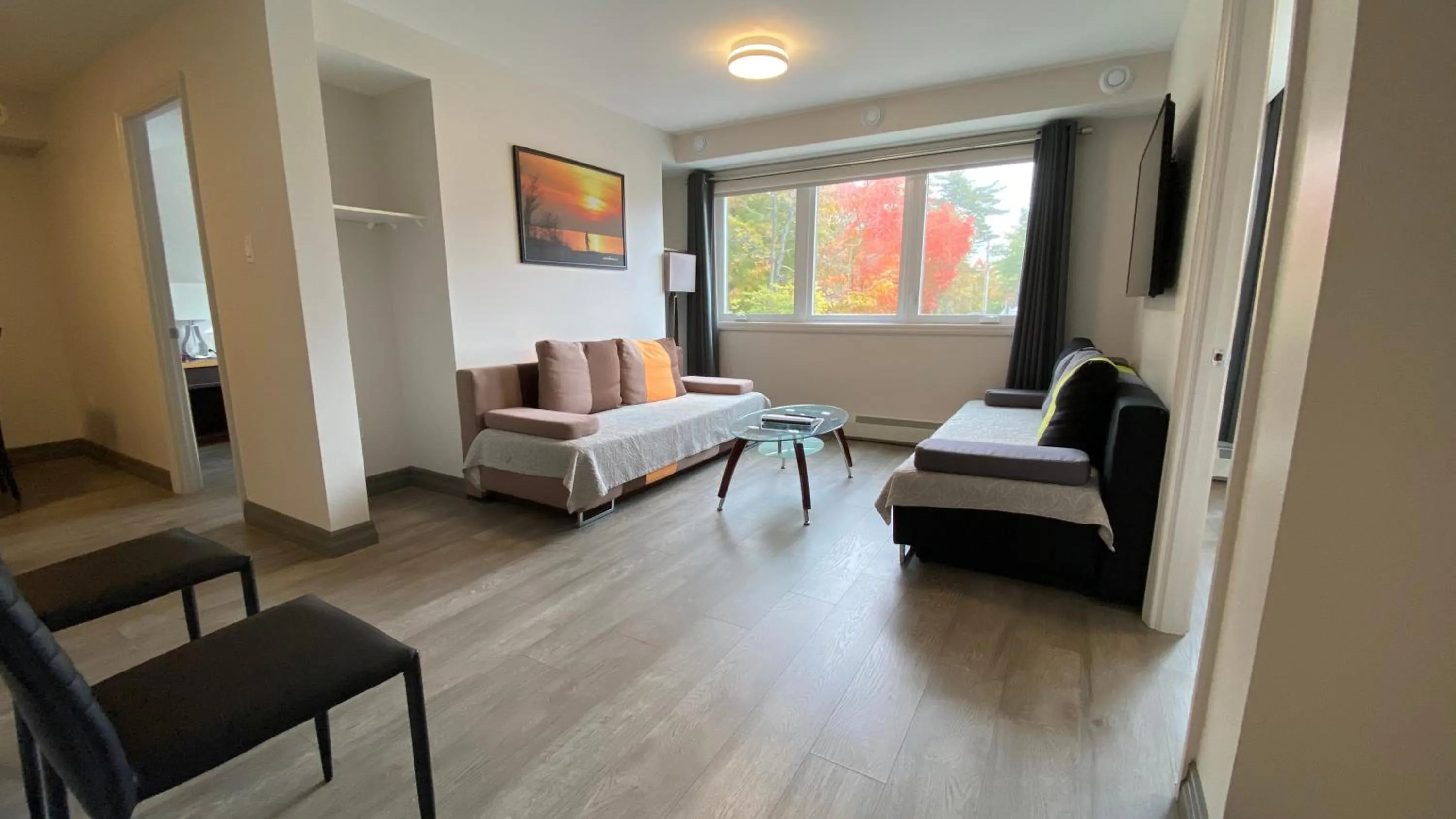 Living room, Bed in Amber Hotel