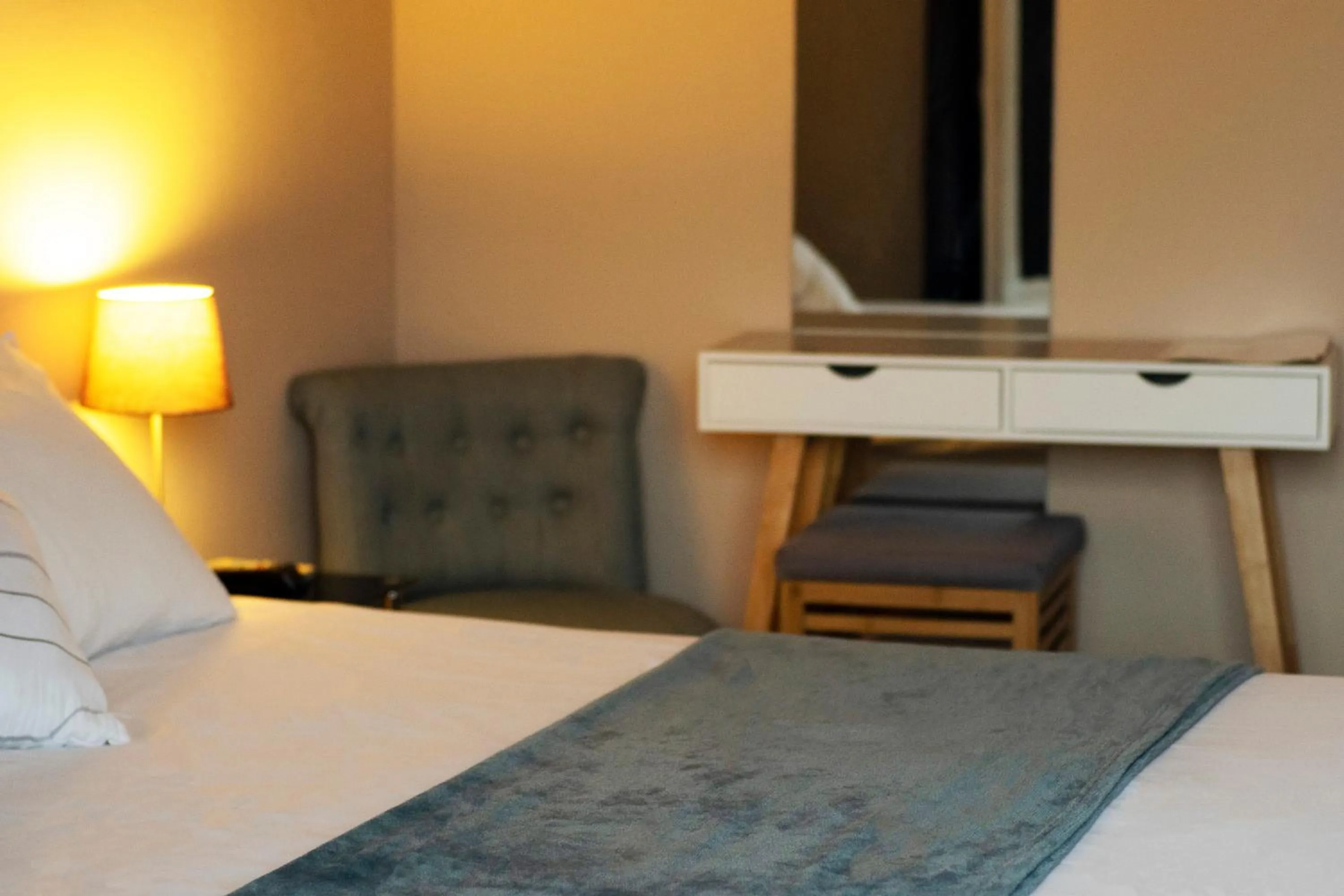 Photo of the whole room, Bed in Hôtel Bellevue Cannes