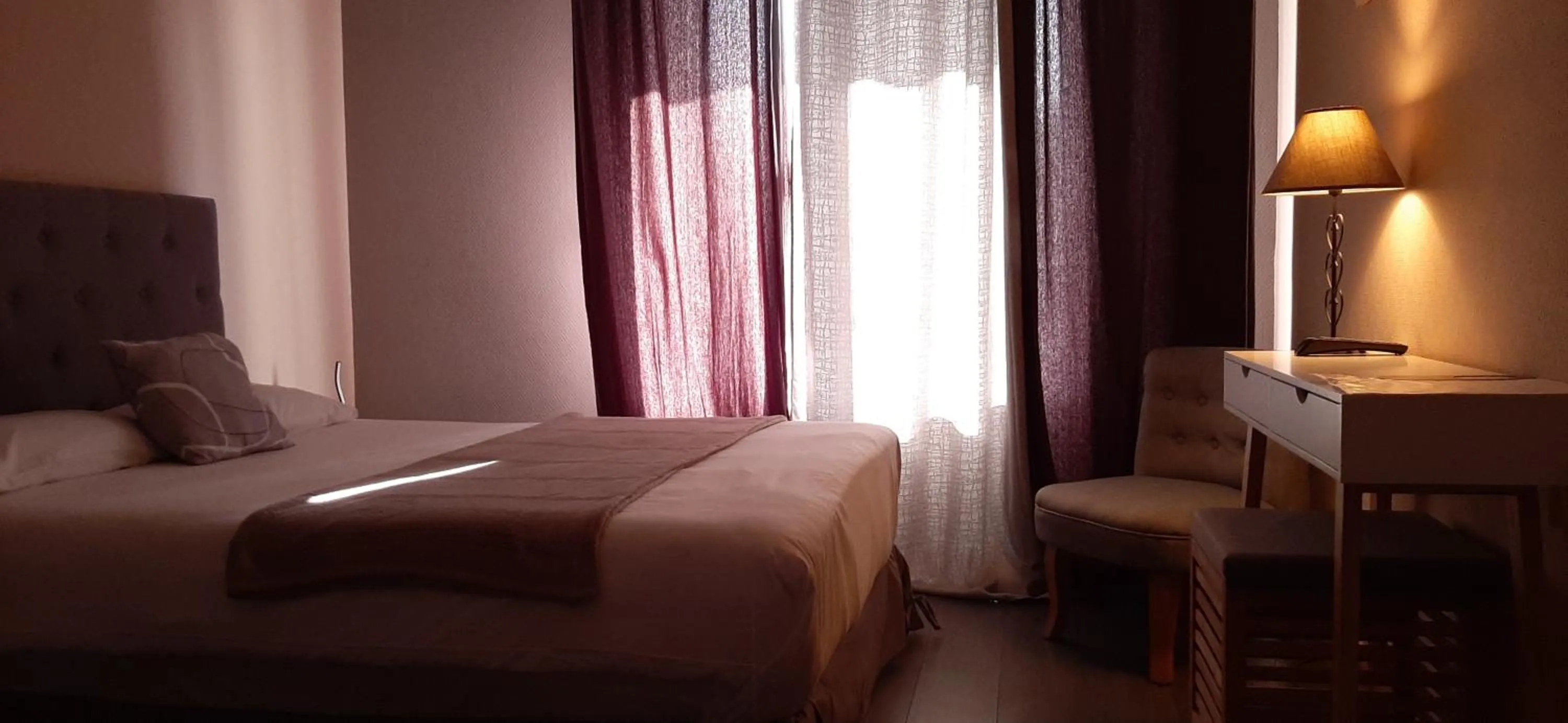 Bedroom, Bed in Hôtel Bellevue Cannes