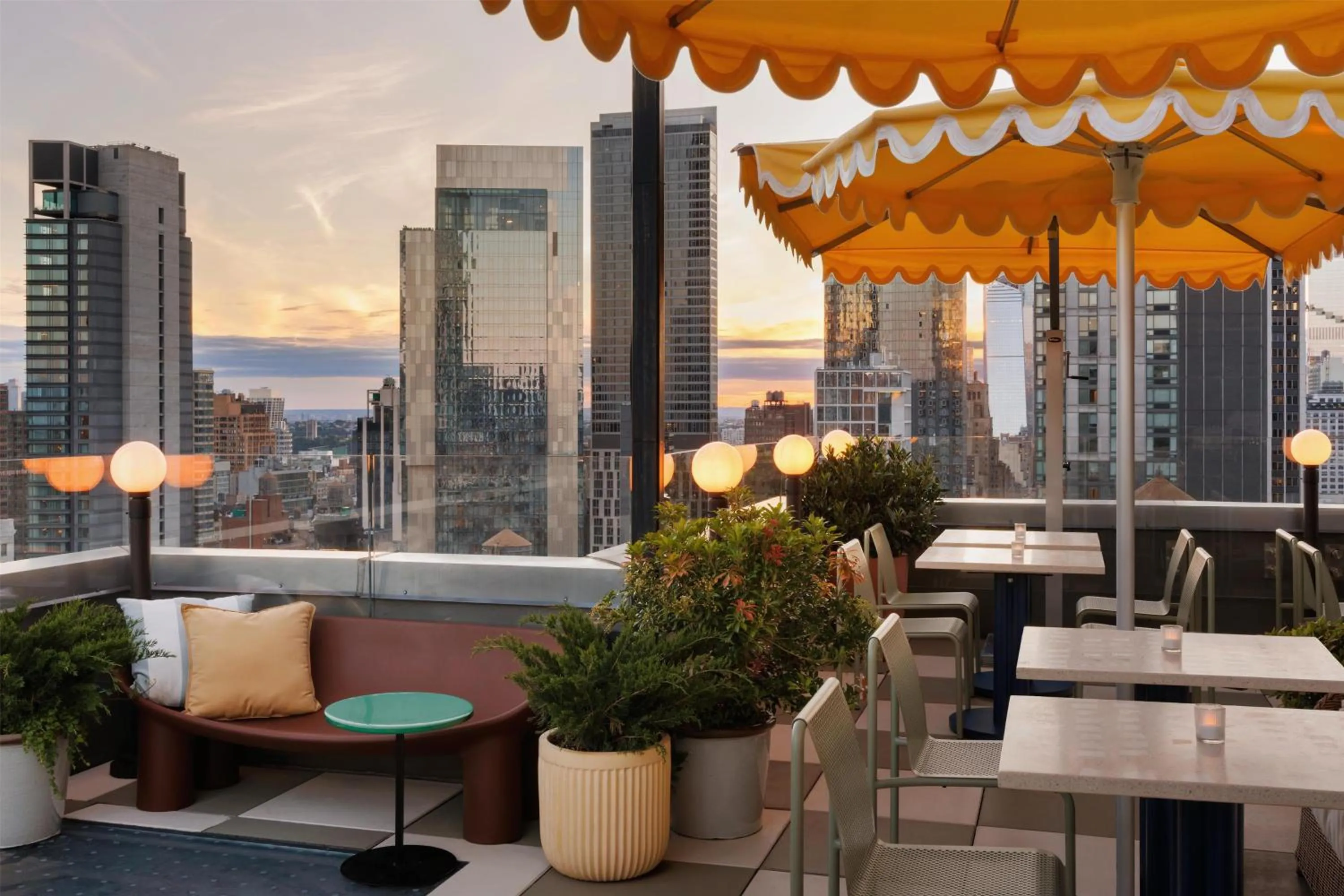 Lounge or bar in Arlo NoMad