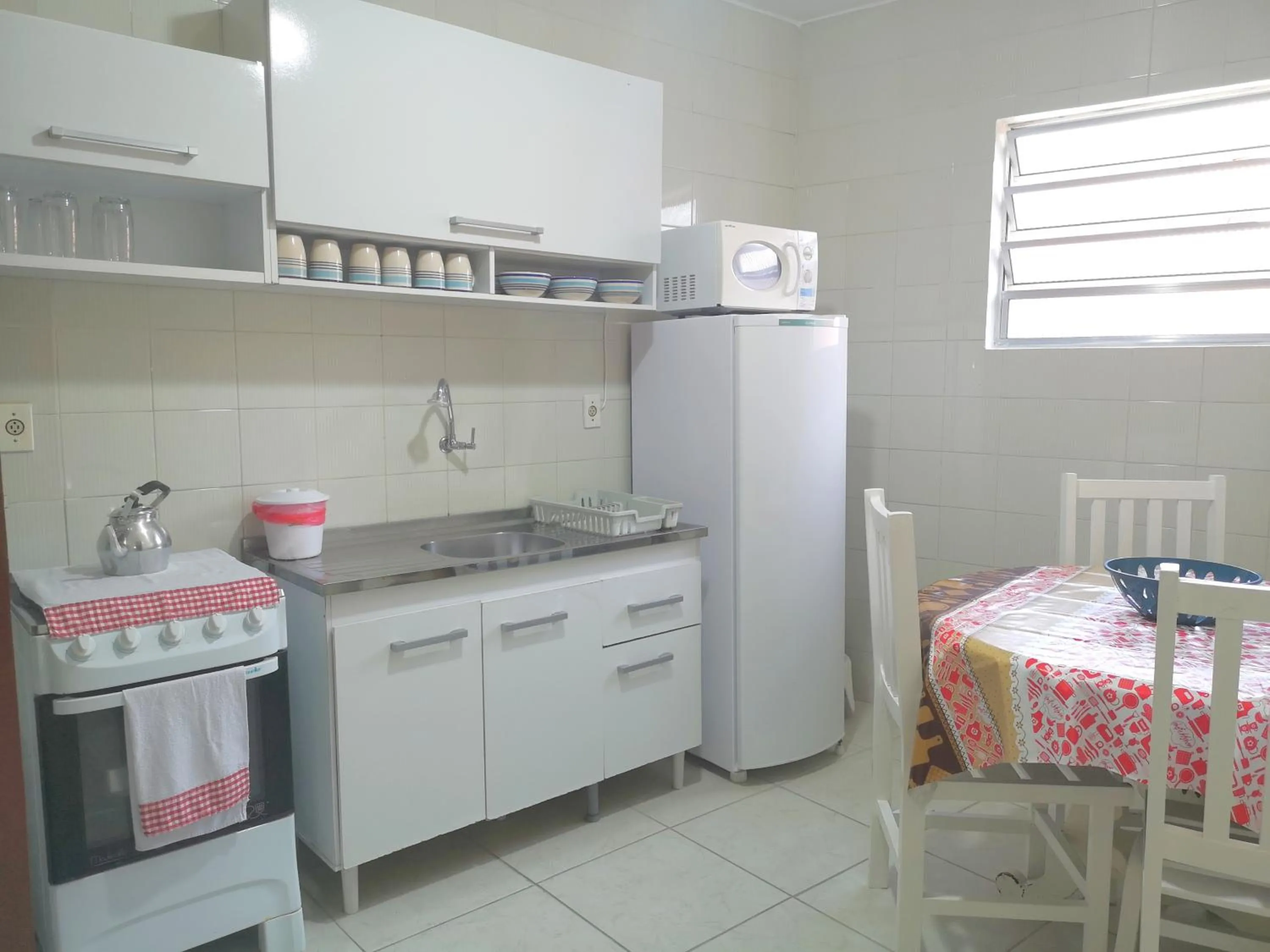 Kitchen or kitchenette in Residencial Las Rocas I