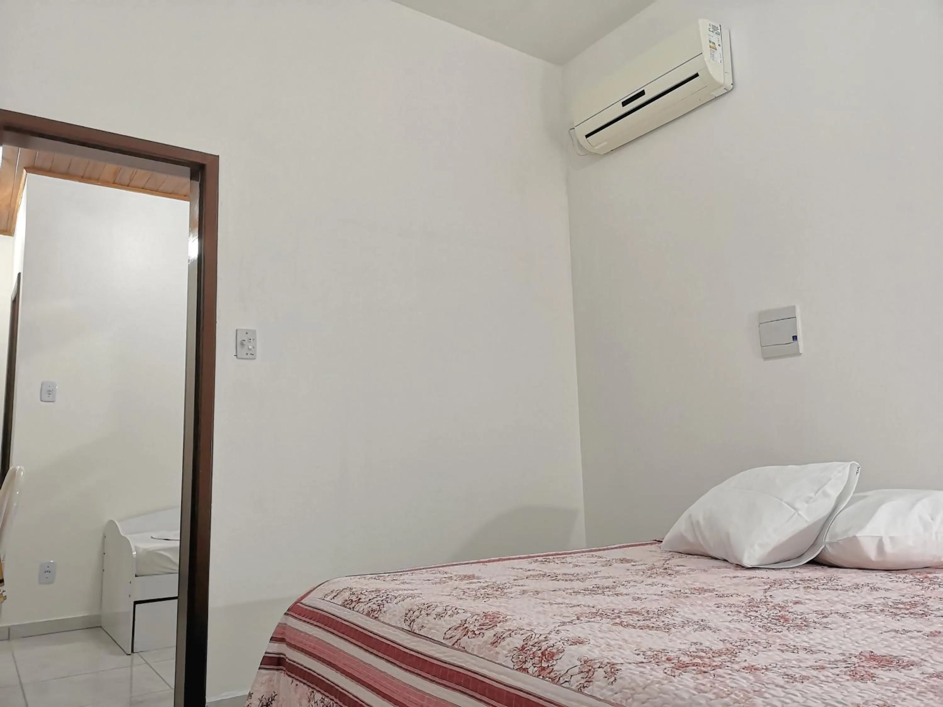 Bedroom, Bed in Residencial Las Rocas I