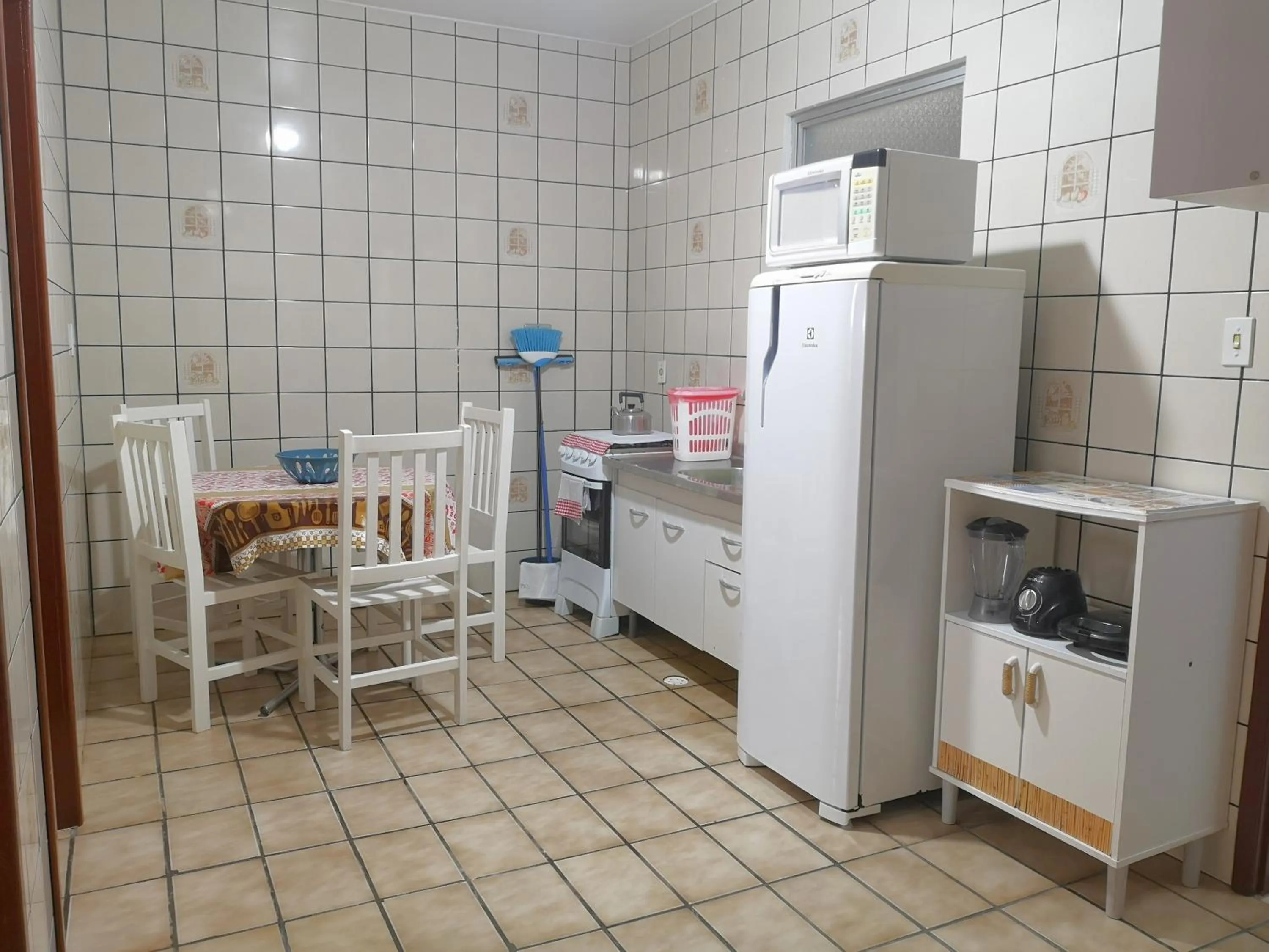 Communal kitchen in Residencial Las Rocas I