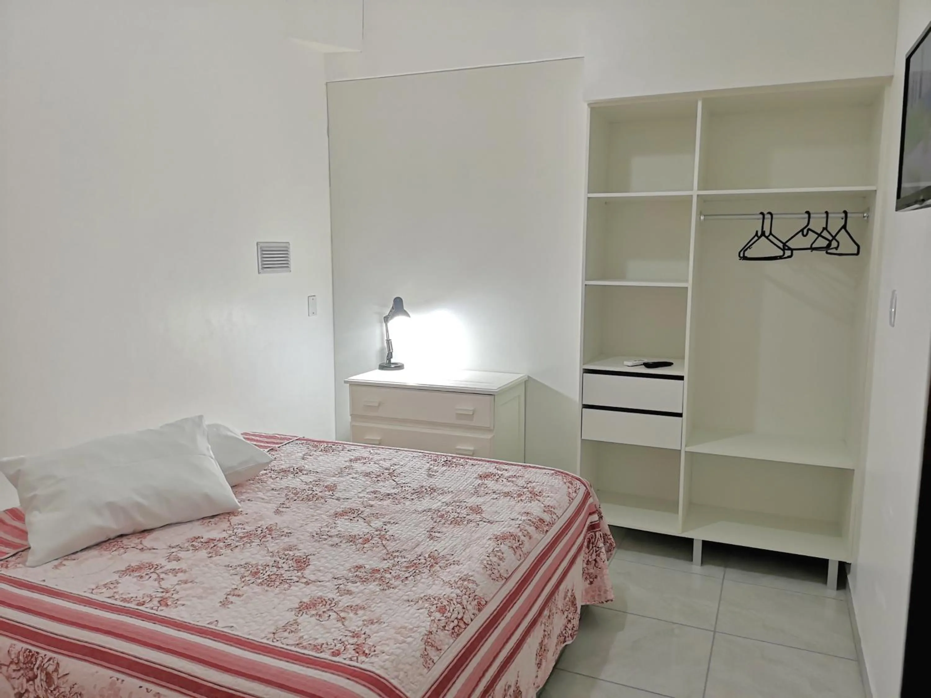 Photo of the whole room, Bed in Residencial Las Rocas I