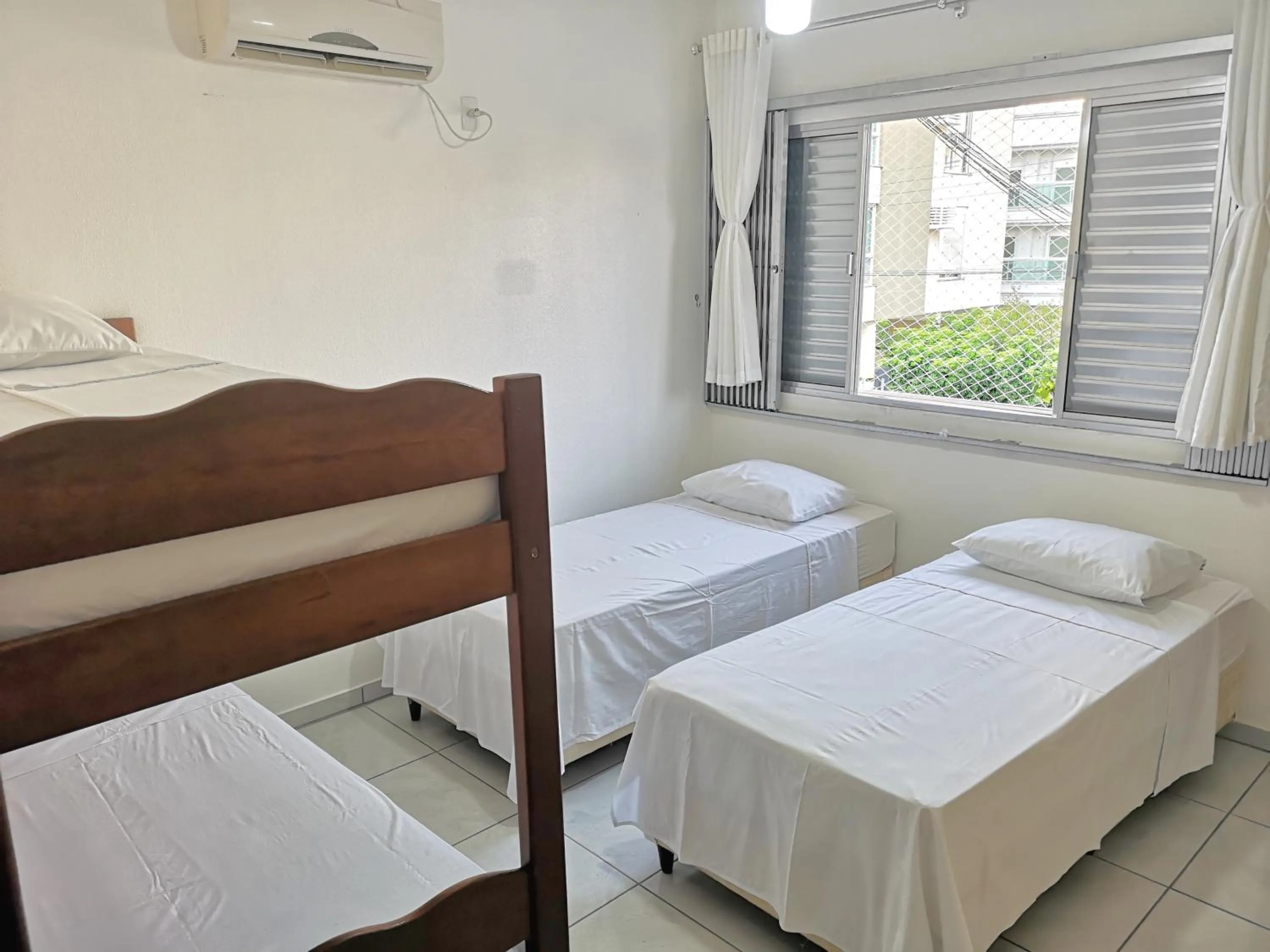 Bed in Residencial Las Rocas I