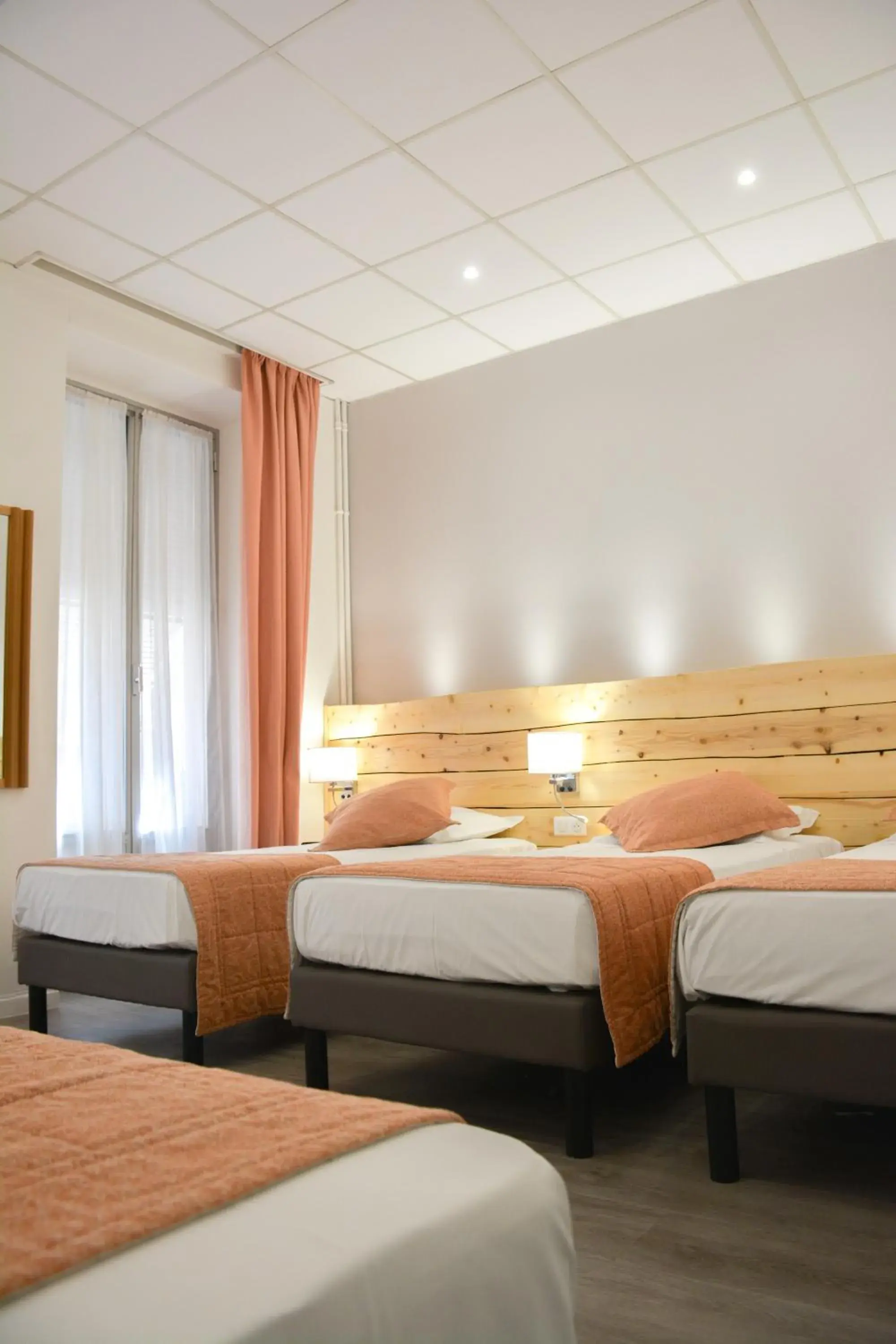 Quadruple Room in Hotel Busby Quadruple Room in Hotel Busby