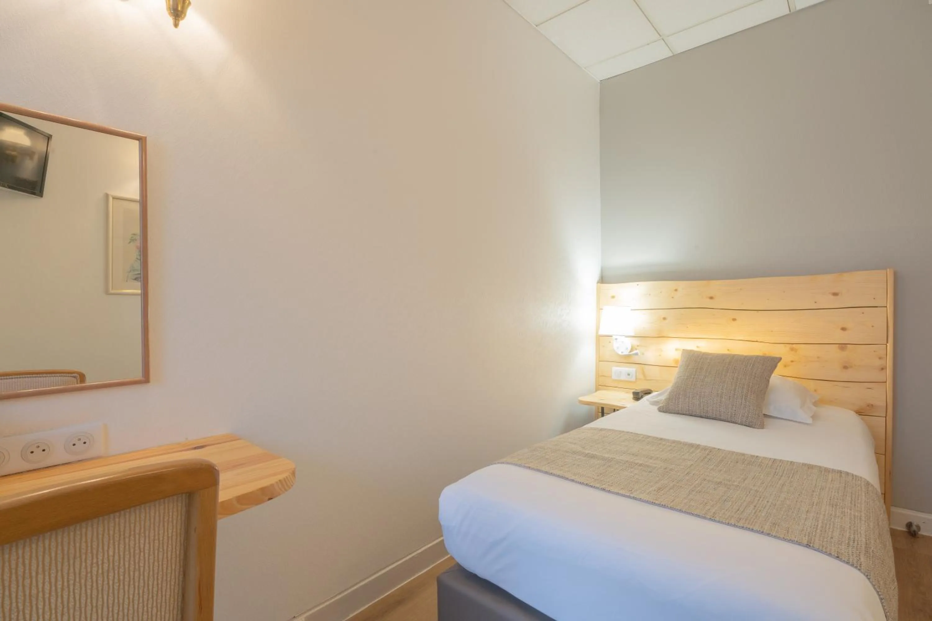 Bedroom, Bed in Hotel Busby