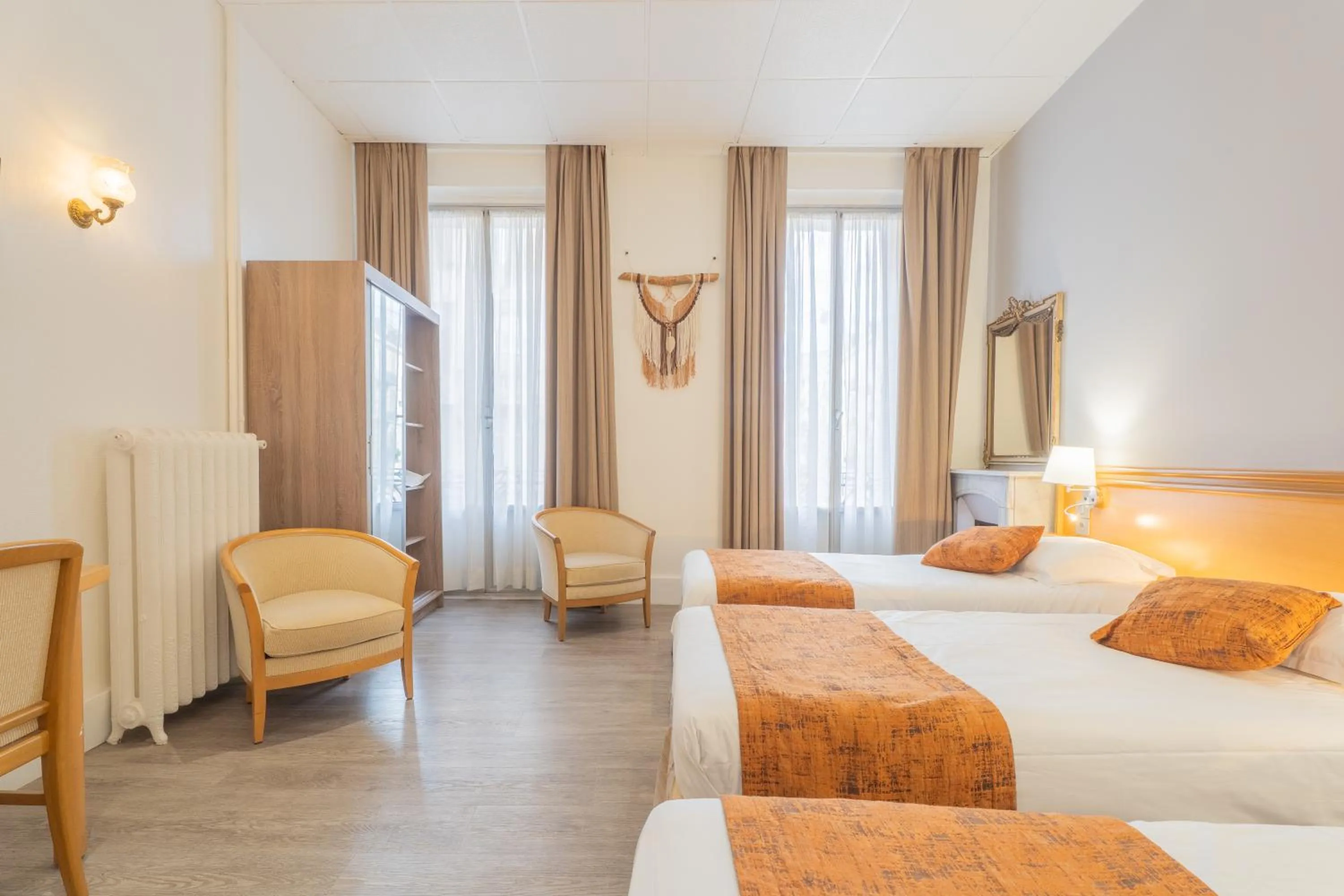 Bedroom, Bed in Hotel Busby