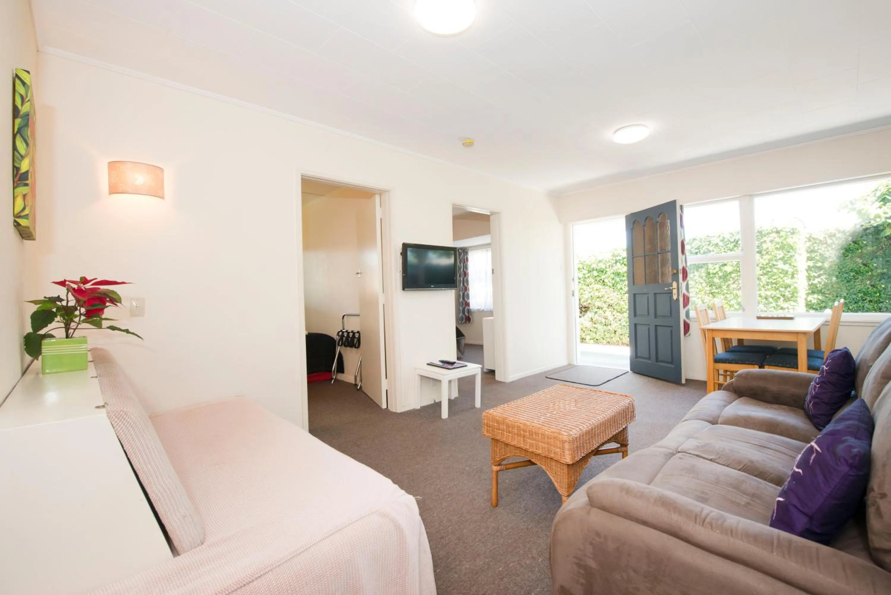 Waimarie on Riverside Motel & Apartments