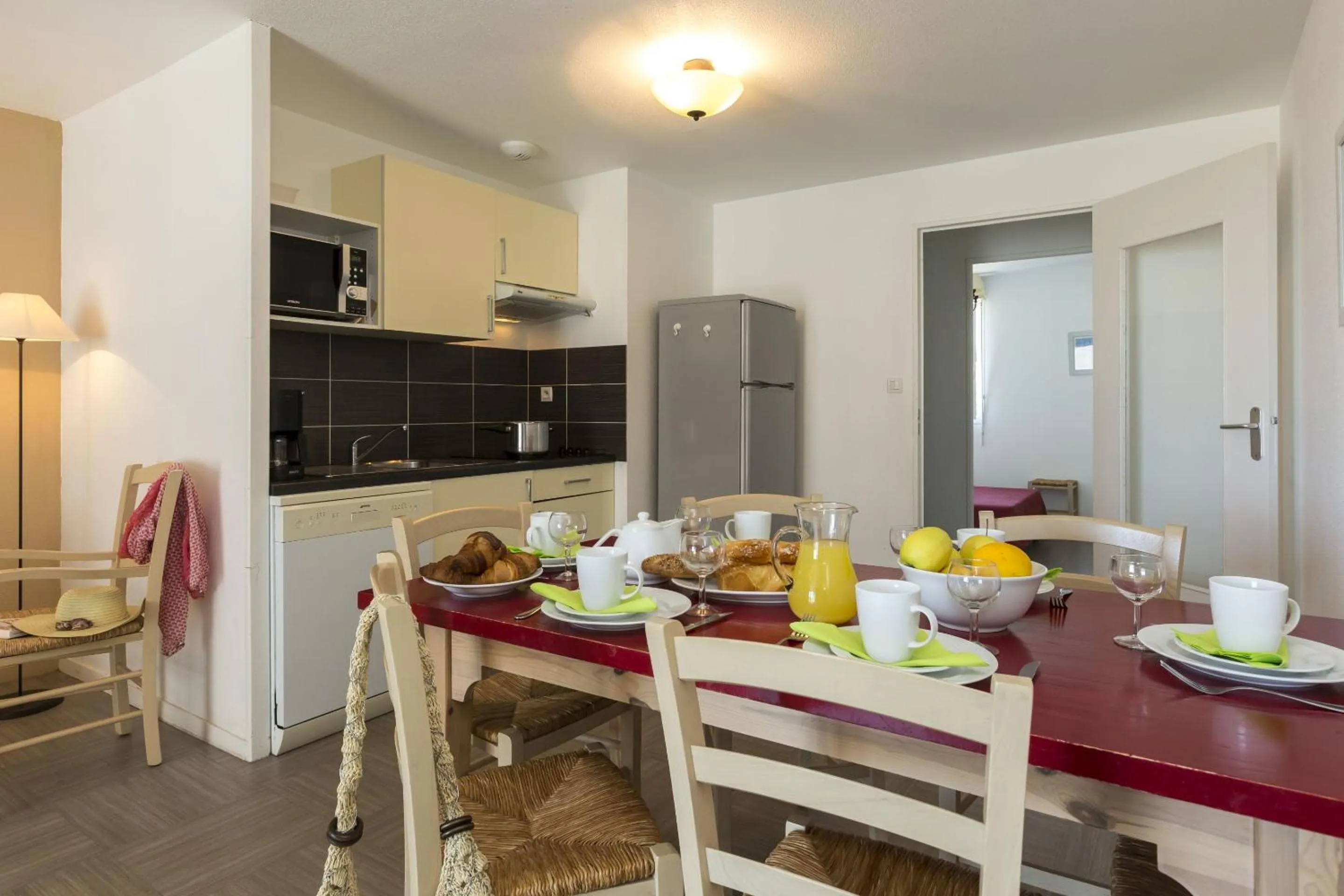 Dining area in Résidence Odalys Domaine des Roches Jaunes