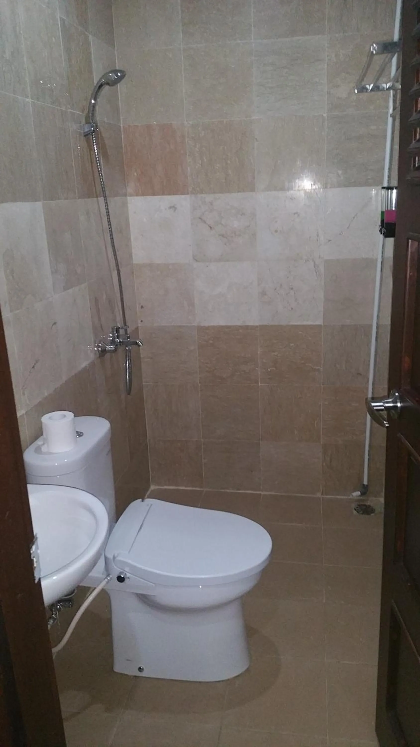 Toilet in Legenda Beril Hostel