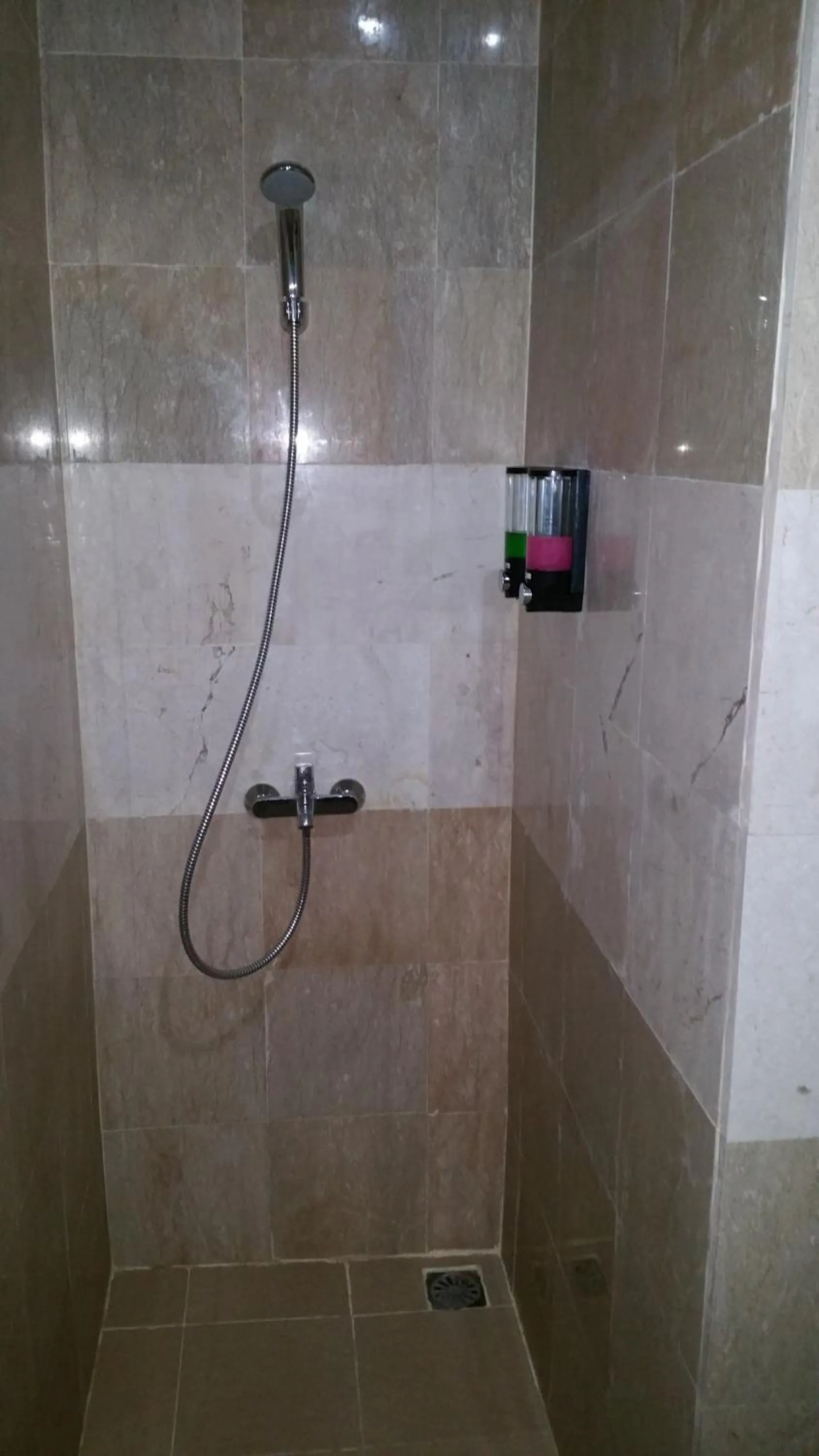 Shower in Legenda Beril Hostel