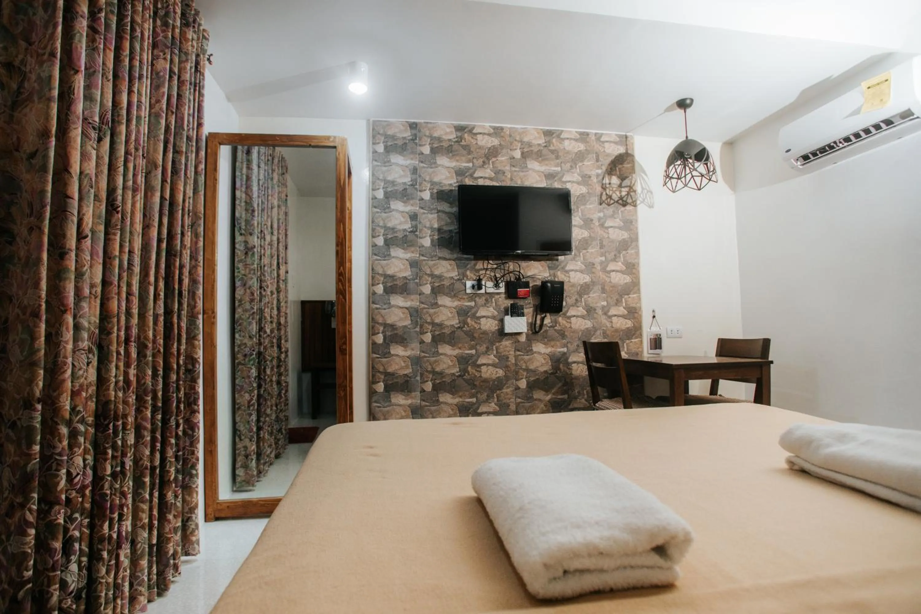 Bedroom, Bed in Delle Suites