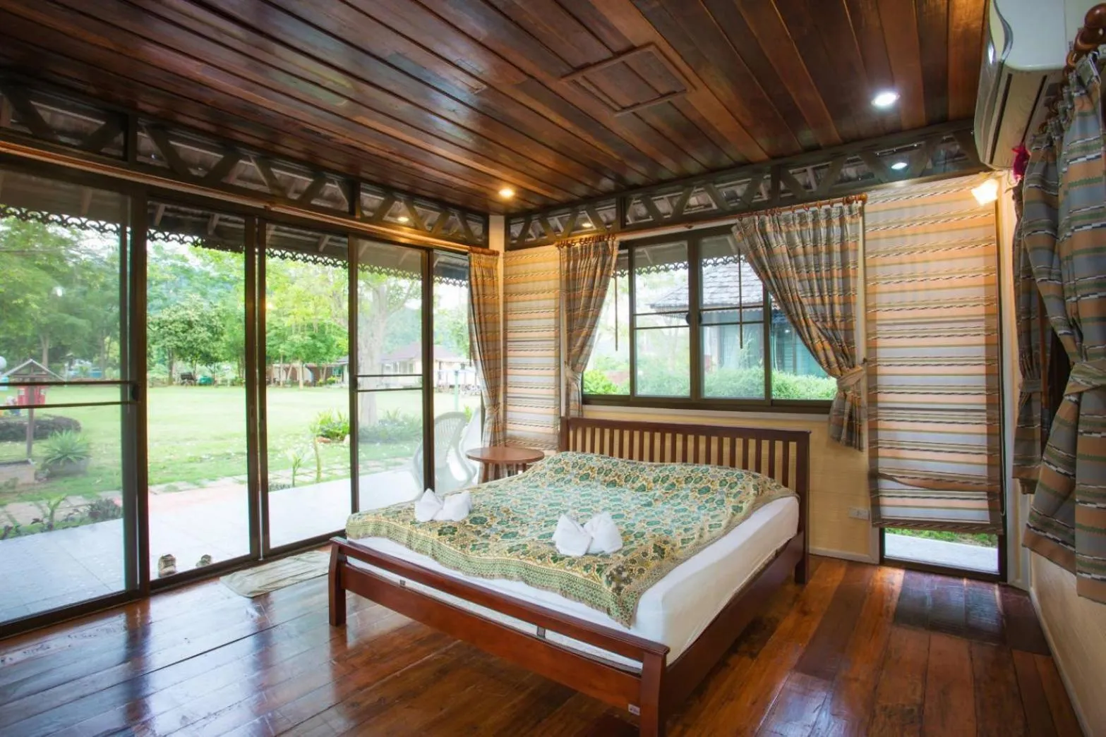Bed in Goldengold (Khaoyai) Resort & Spa