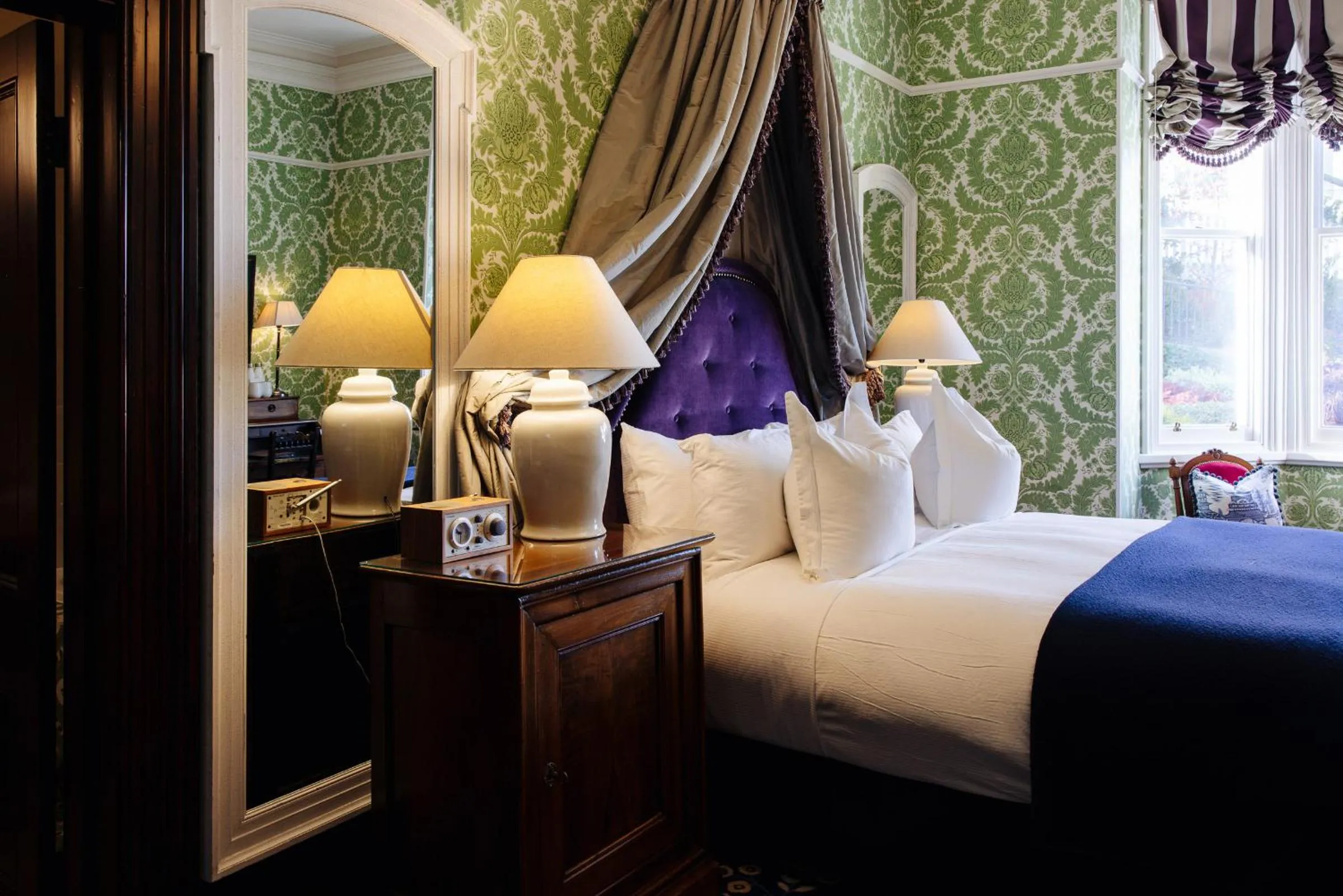 Bed in Hulbert House Luxury Boutique Lodge Queenstown