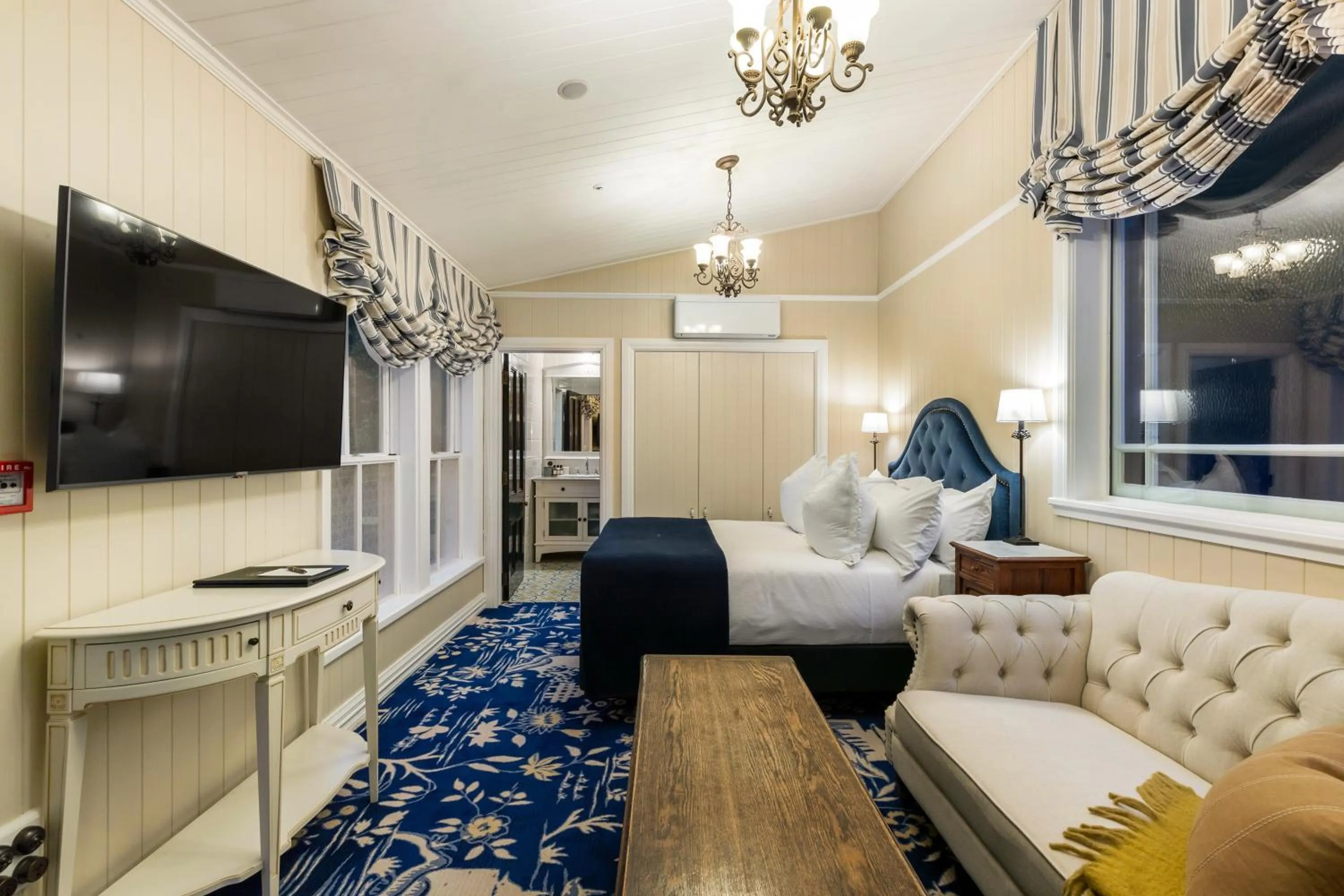 Bed in Hulbert House Luxury Boutique Lodge Queenstown