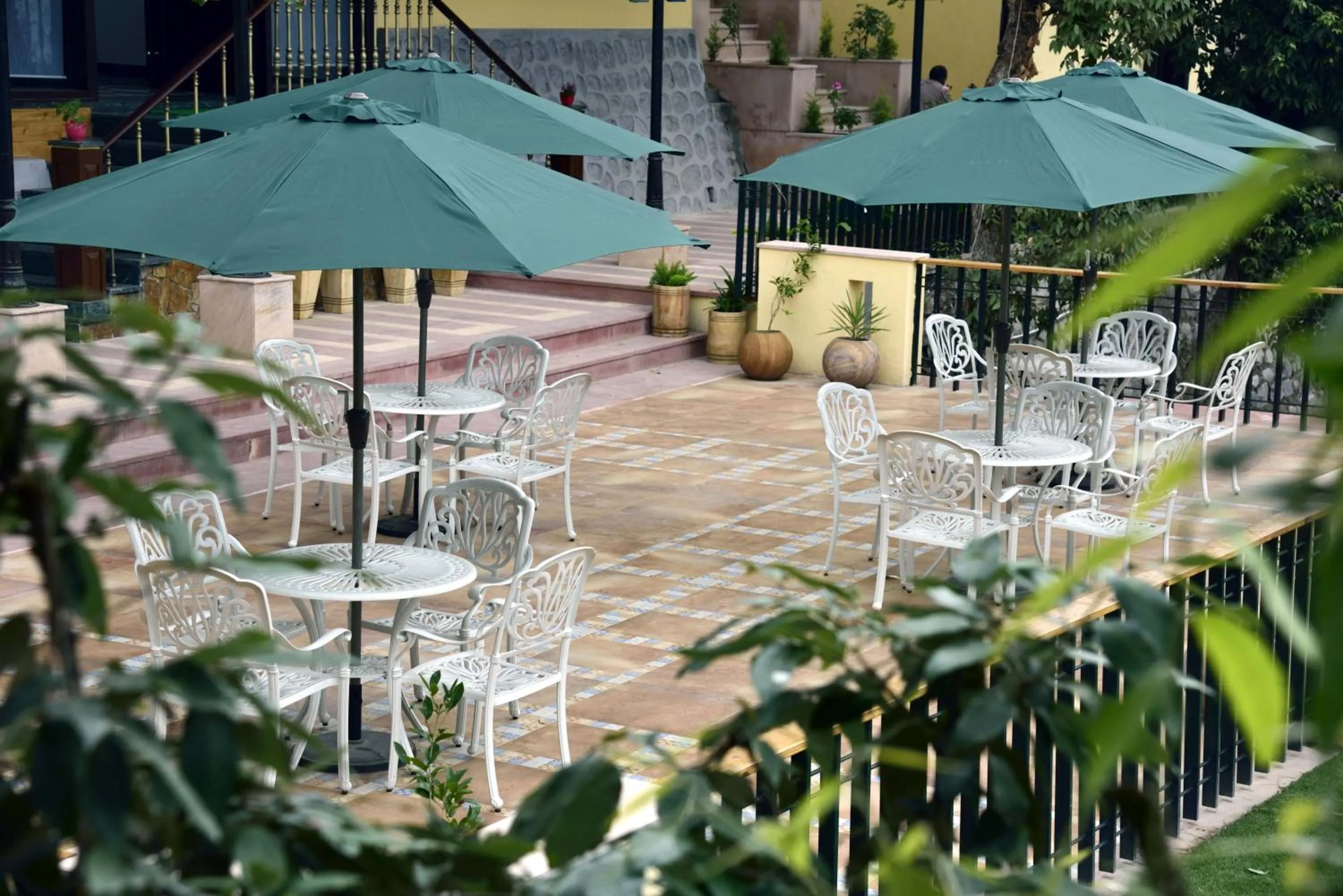 Lounge or bar in The Fern Hillside Resort Bhimtal