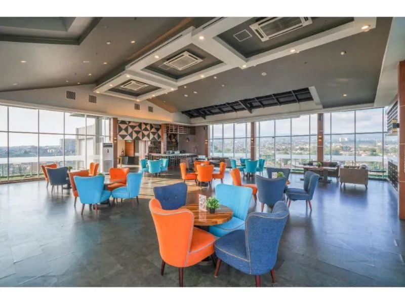 Restaurant/places to eat in Aston Pasteur