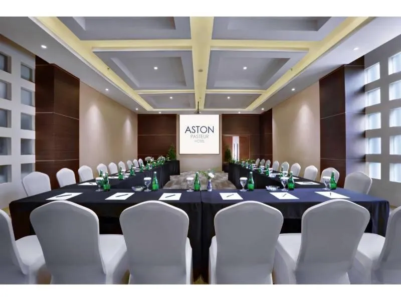 Meeting/conference room in Aston Pasteur