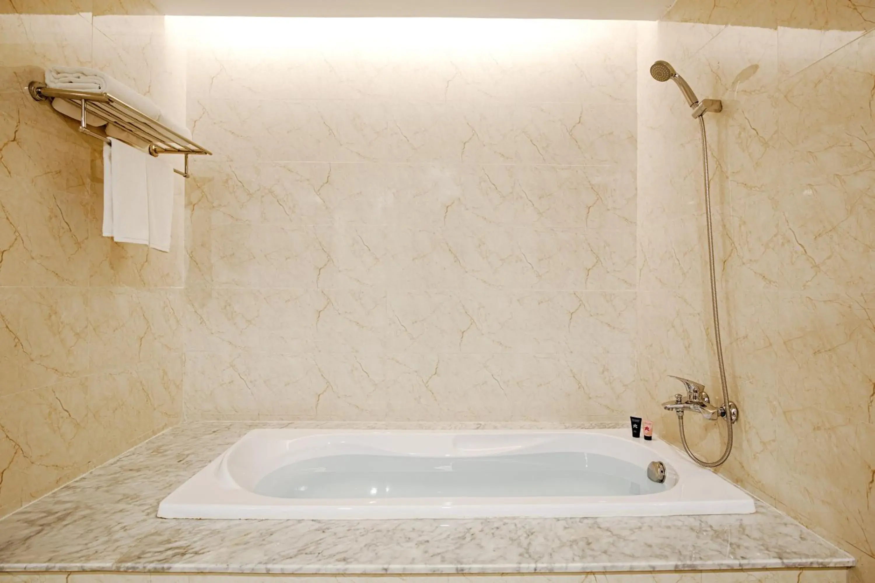 Executive Suite - single occupancy in Muong Thanh Holiday Ly Son Executive Suite - single occupancy in Muong Thanh Holiday Ly Son