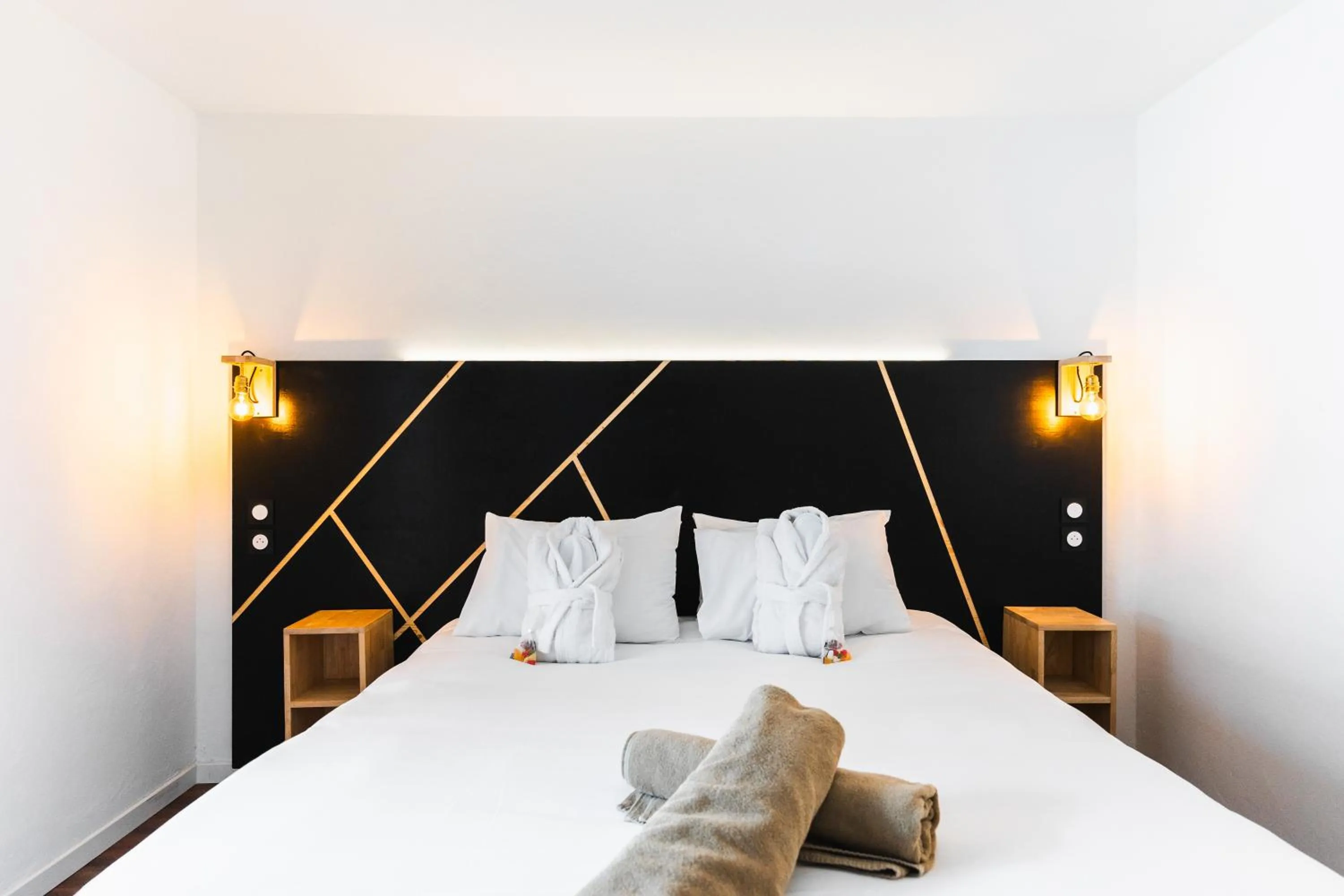 Bed in Garden & City Cauterets Balneo