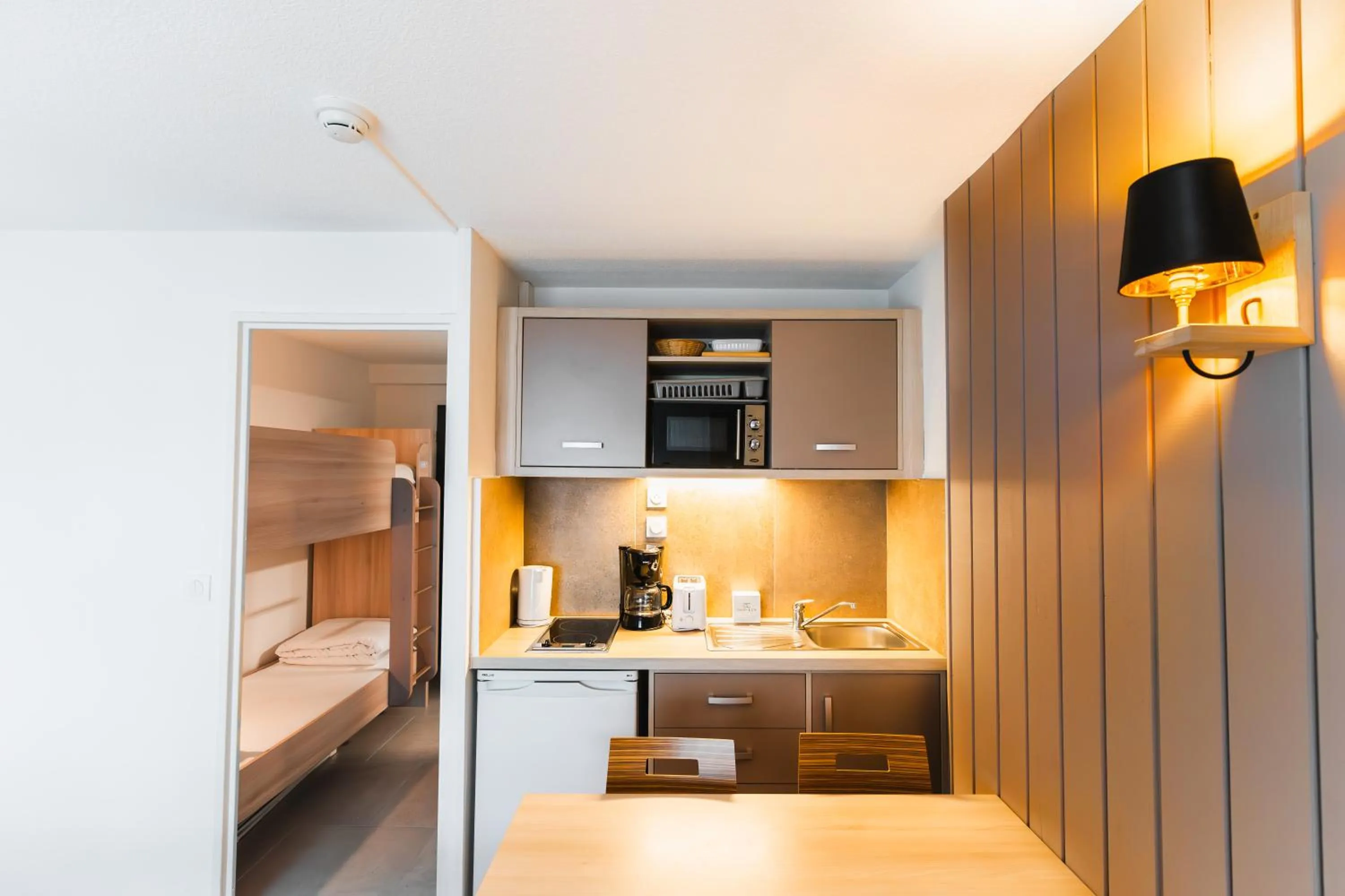 Bed in Garden & City Cauterets Balneo