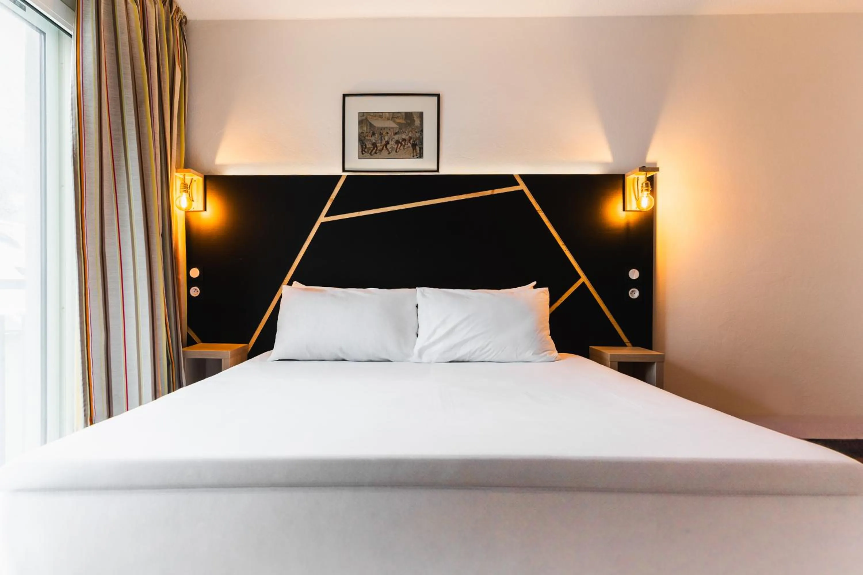 Bed in Garden & City Cauterets Balneo