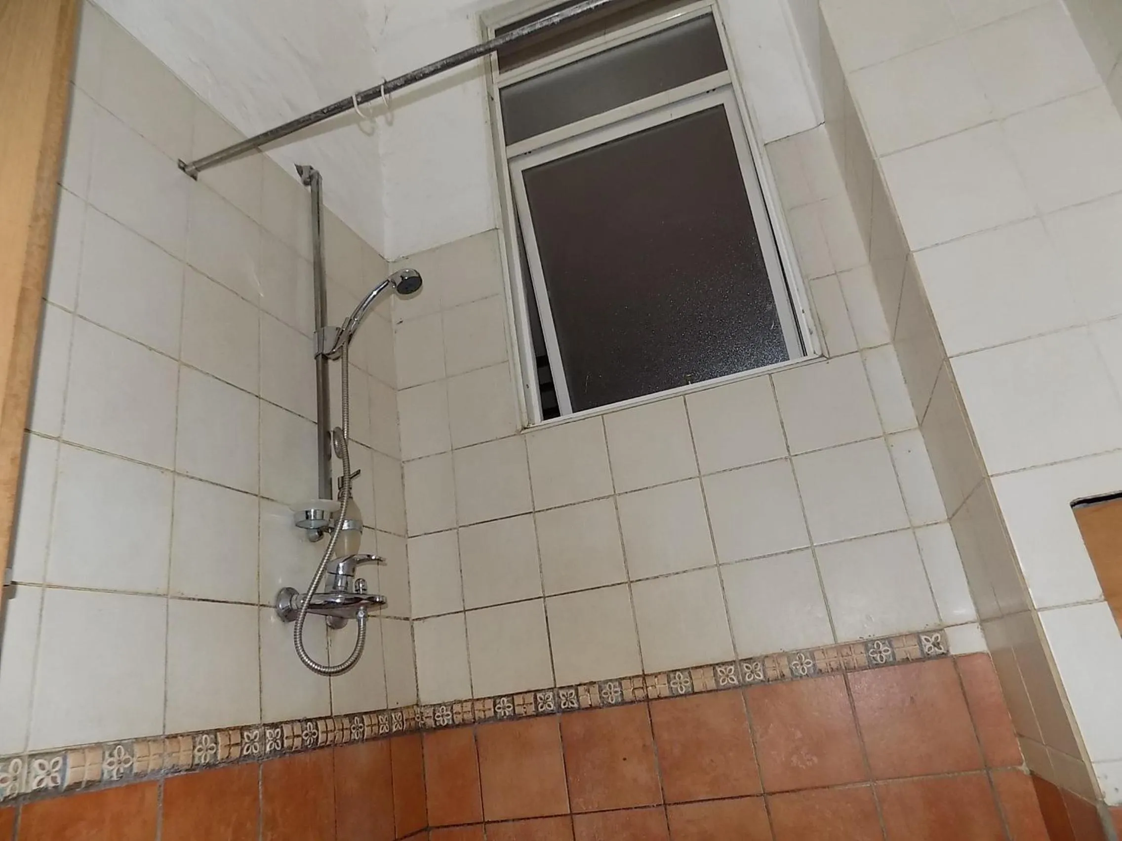 Shower in Aponye Hotel Kampala