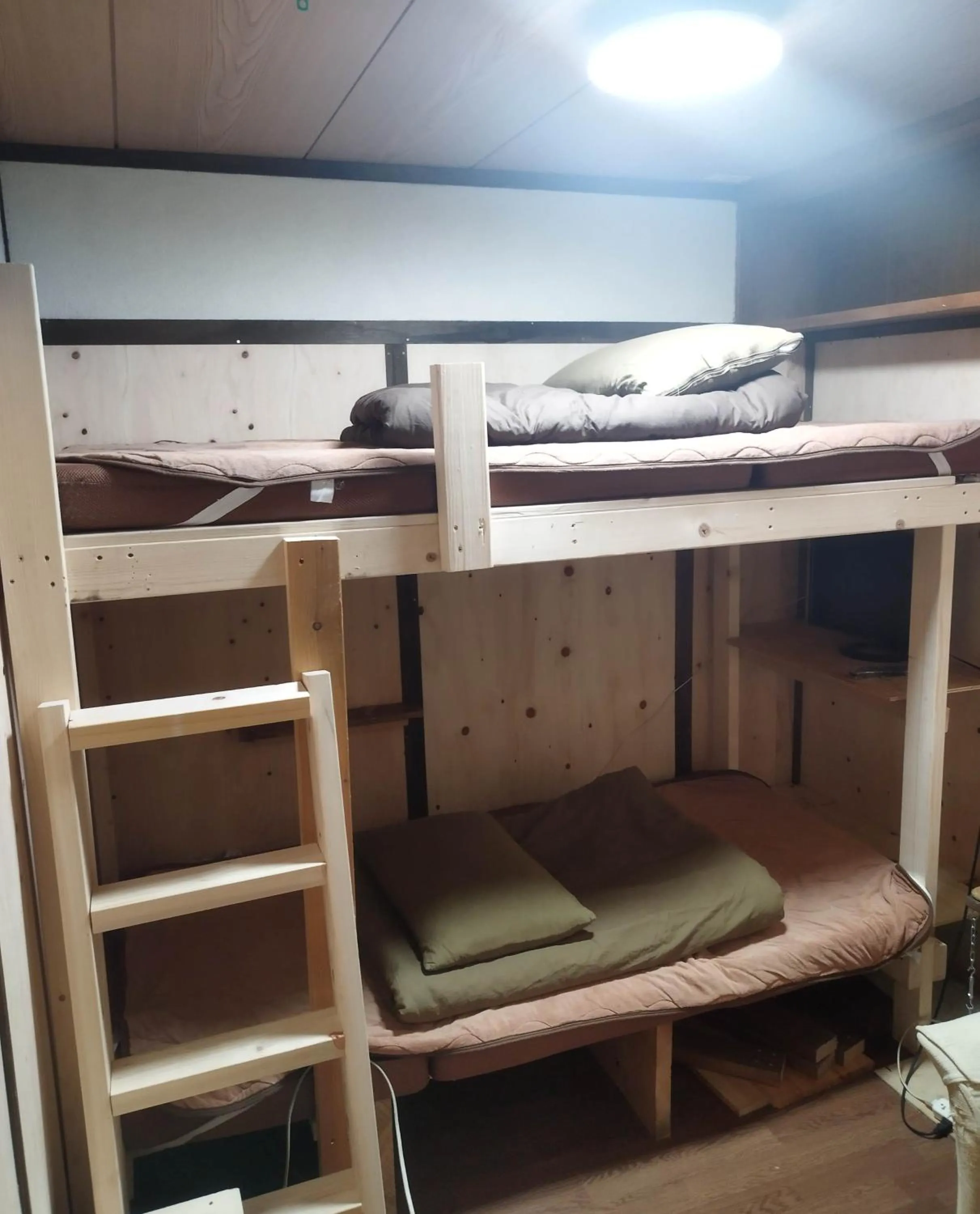 Bed in Takamatsu Guesthouse BJ Station